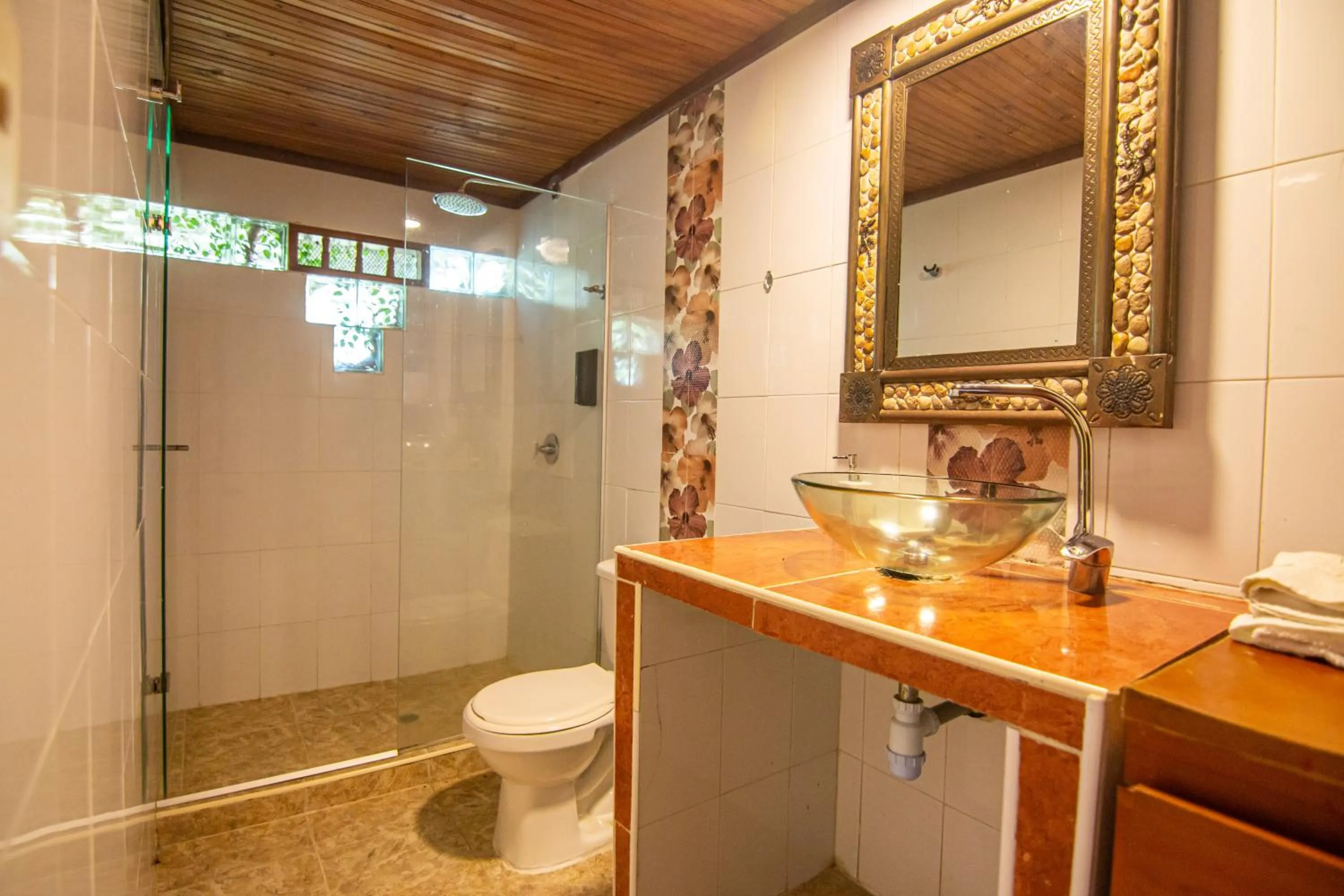 Shower in Portales del Tayrona Garden Hotel