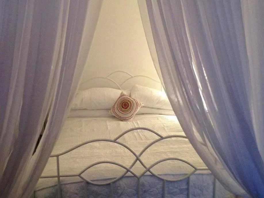 Bedroom, Bed in Pew with a View - Seafront Cottages