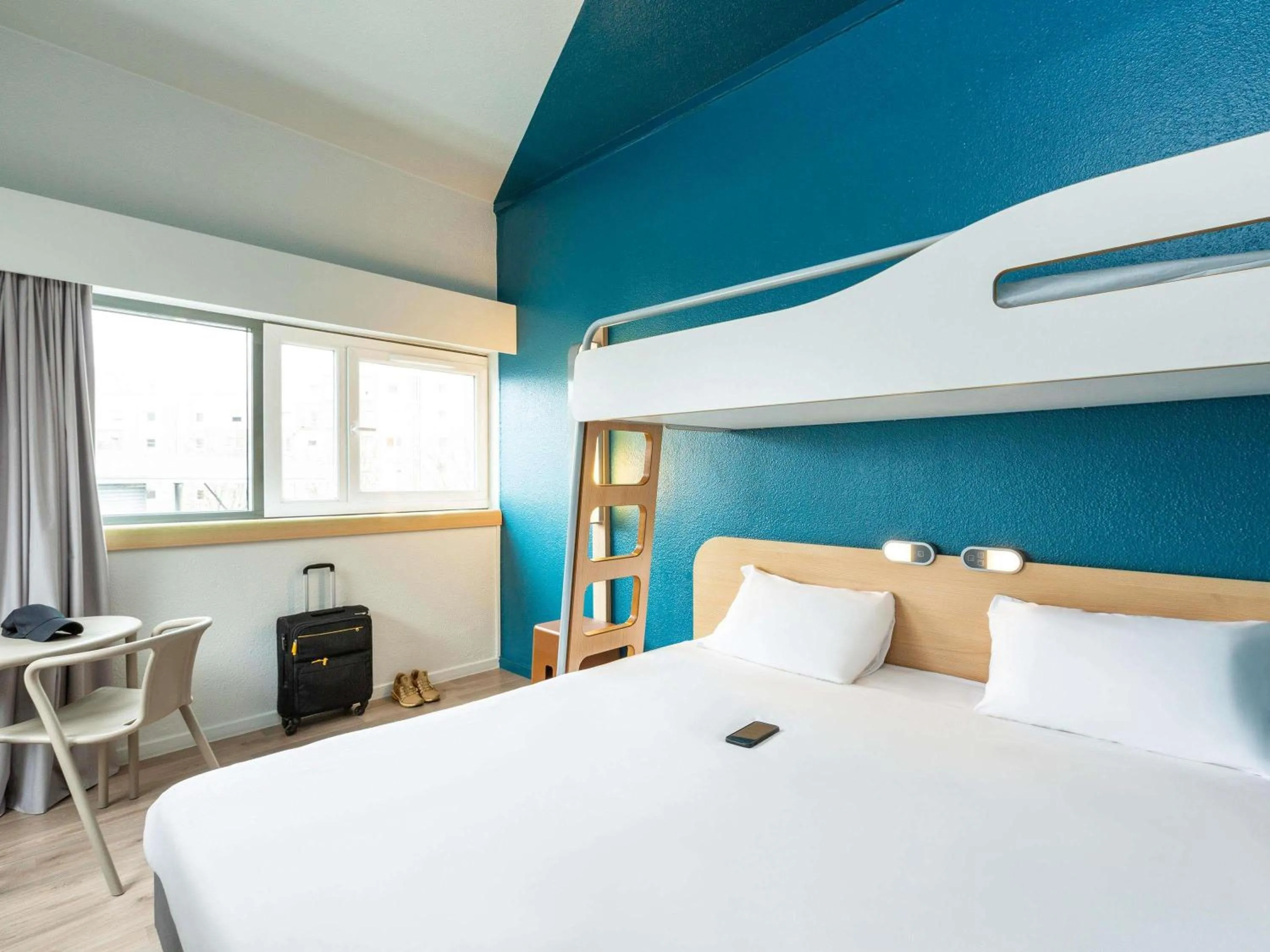 Bedroom, Bed in ibis budget Paris Porte de Pantin