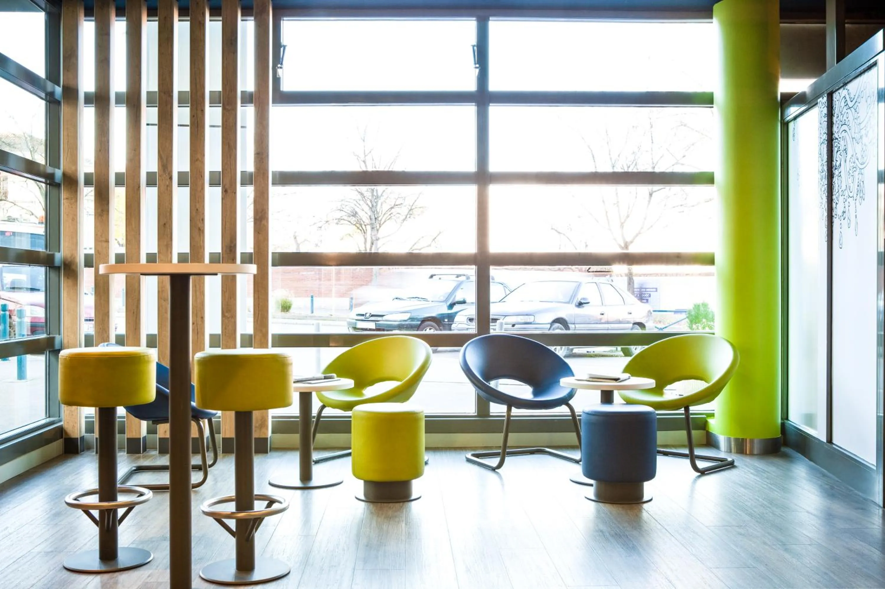 Communal lounge/ TV room in ibis budget Paris Porte de Pantin