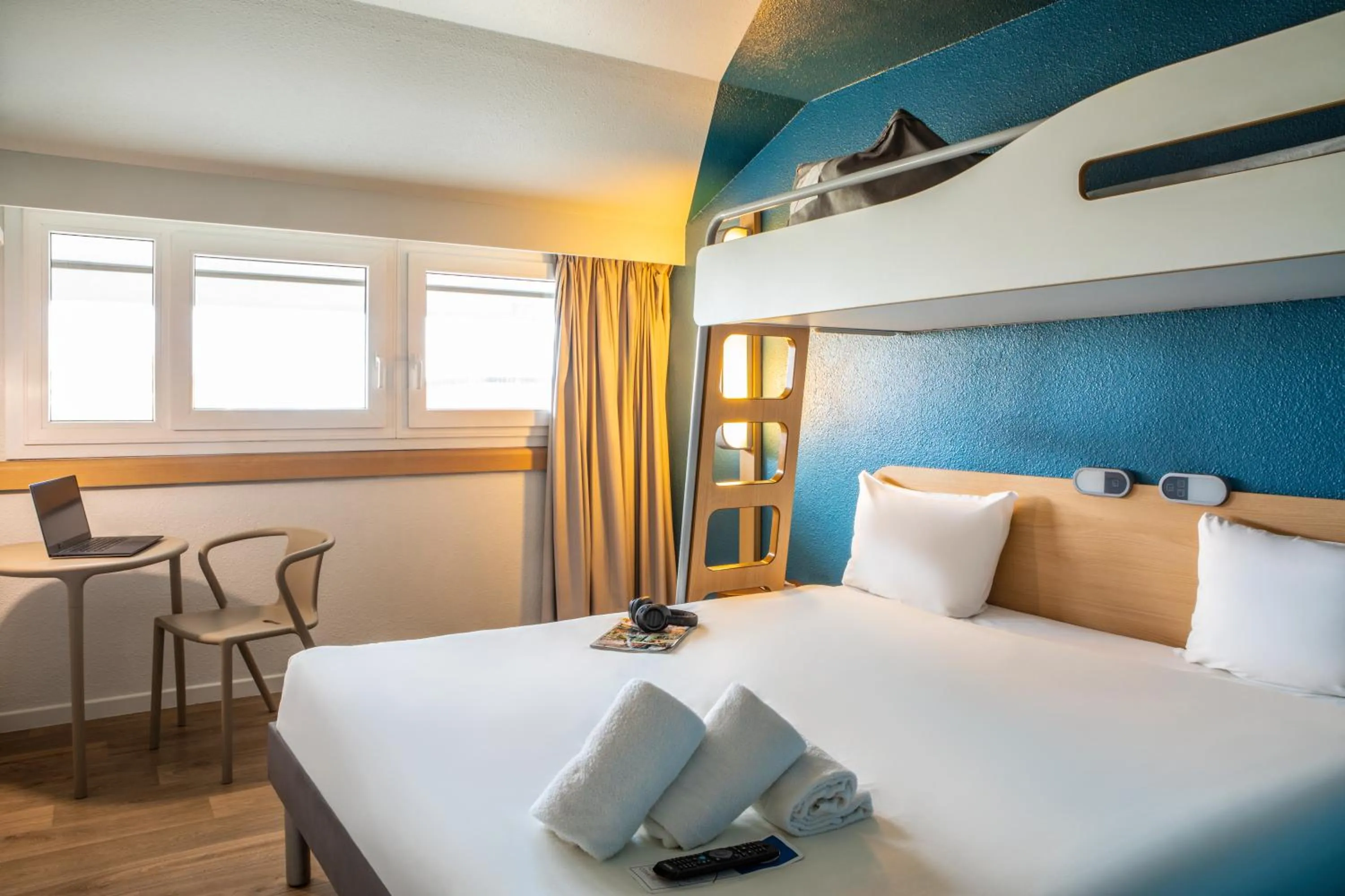 Photo of the whole room, Bed in ibis budget Paris Porte de Pantin