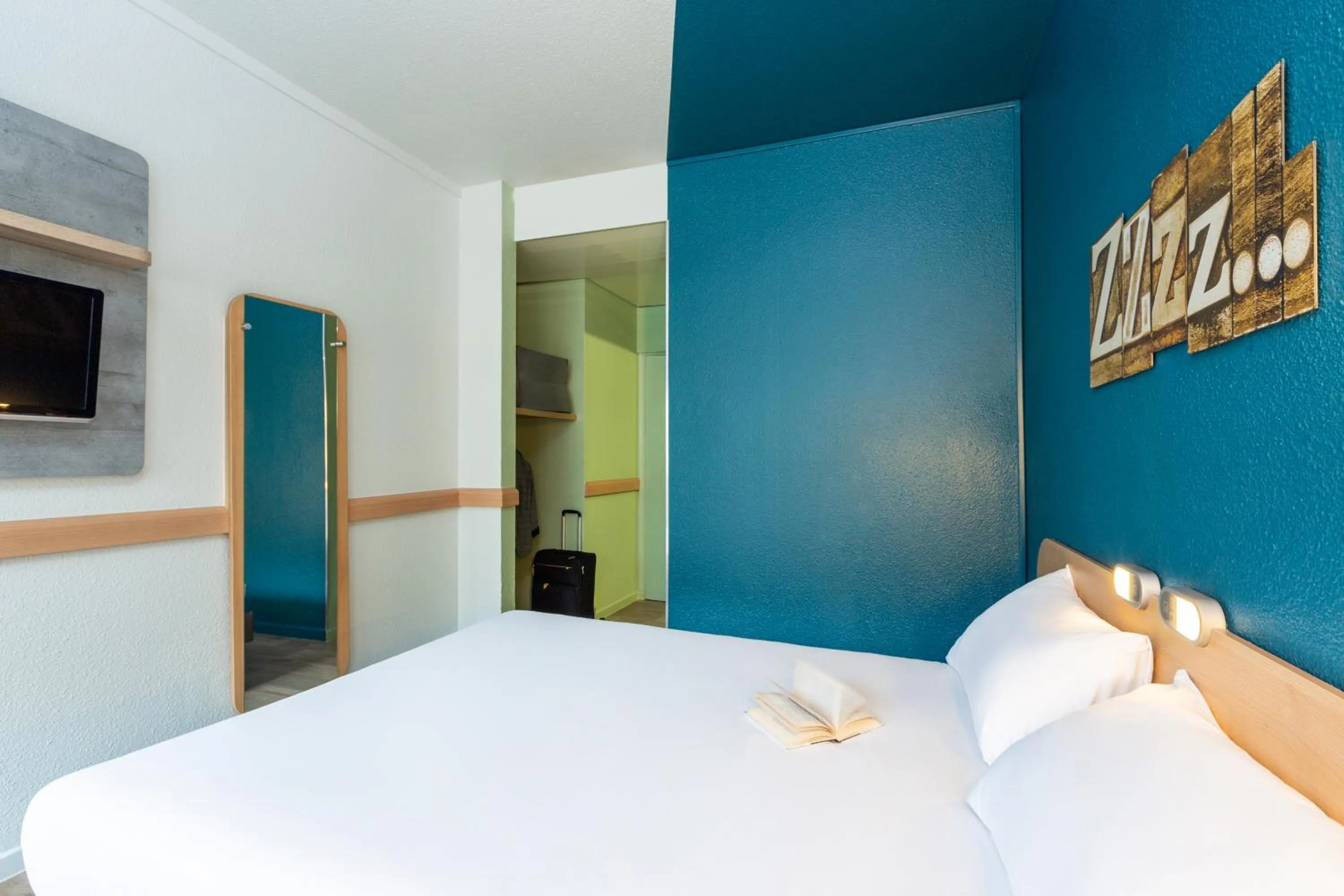 Bed in ibis budget Paris Porte de Pantin