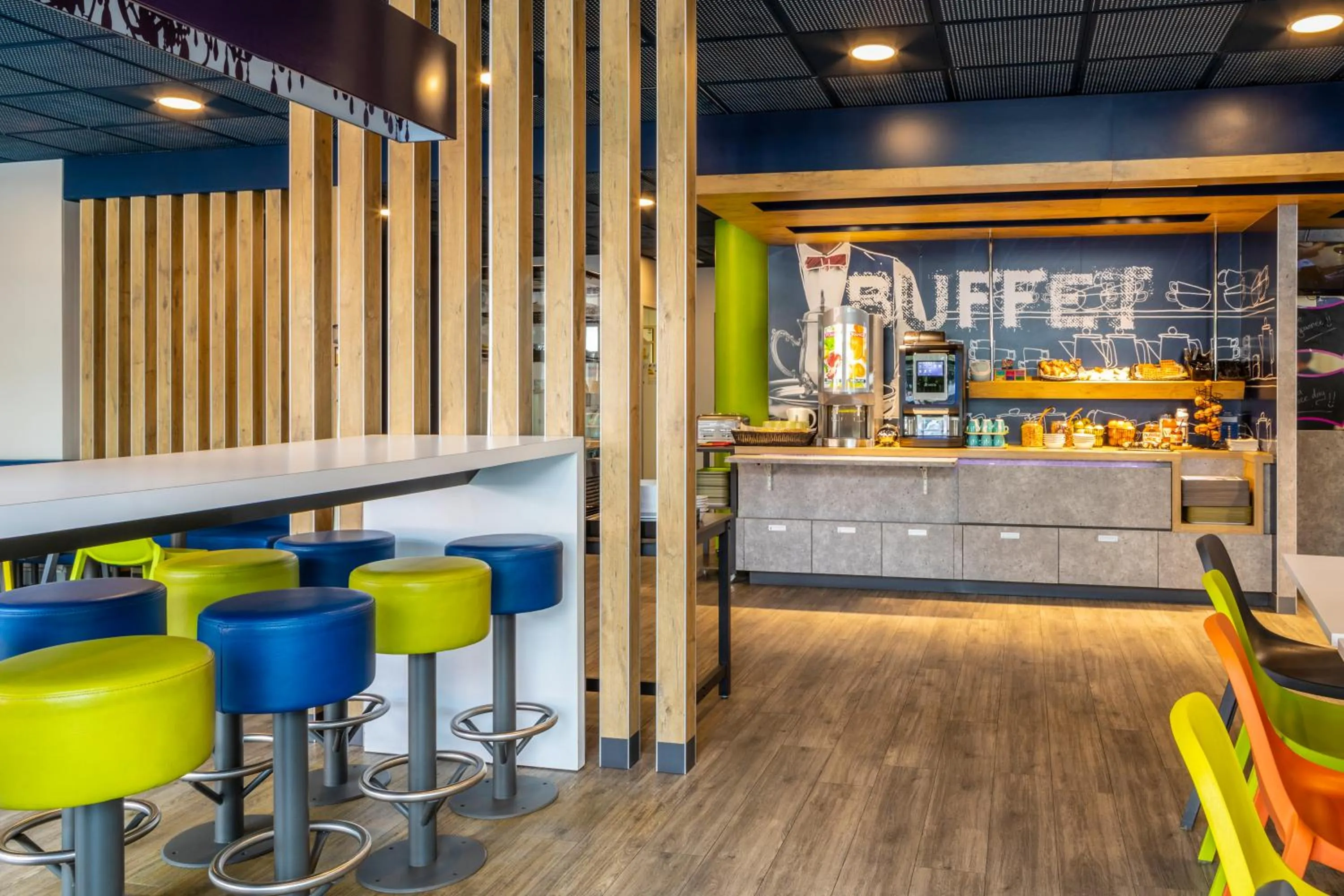 Buffet breakfast in ibis budget Paris Porte de Pantin