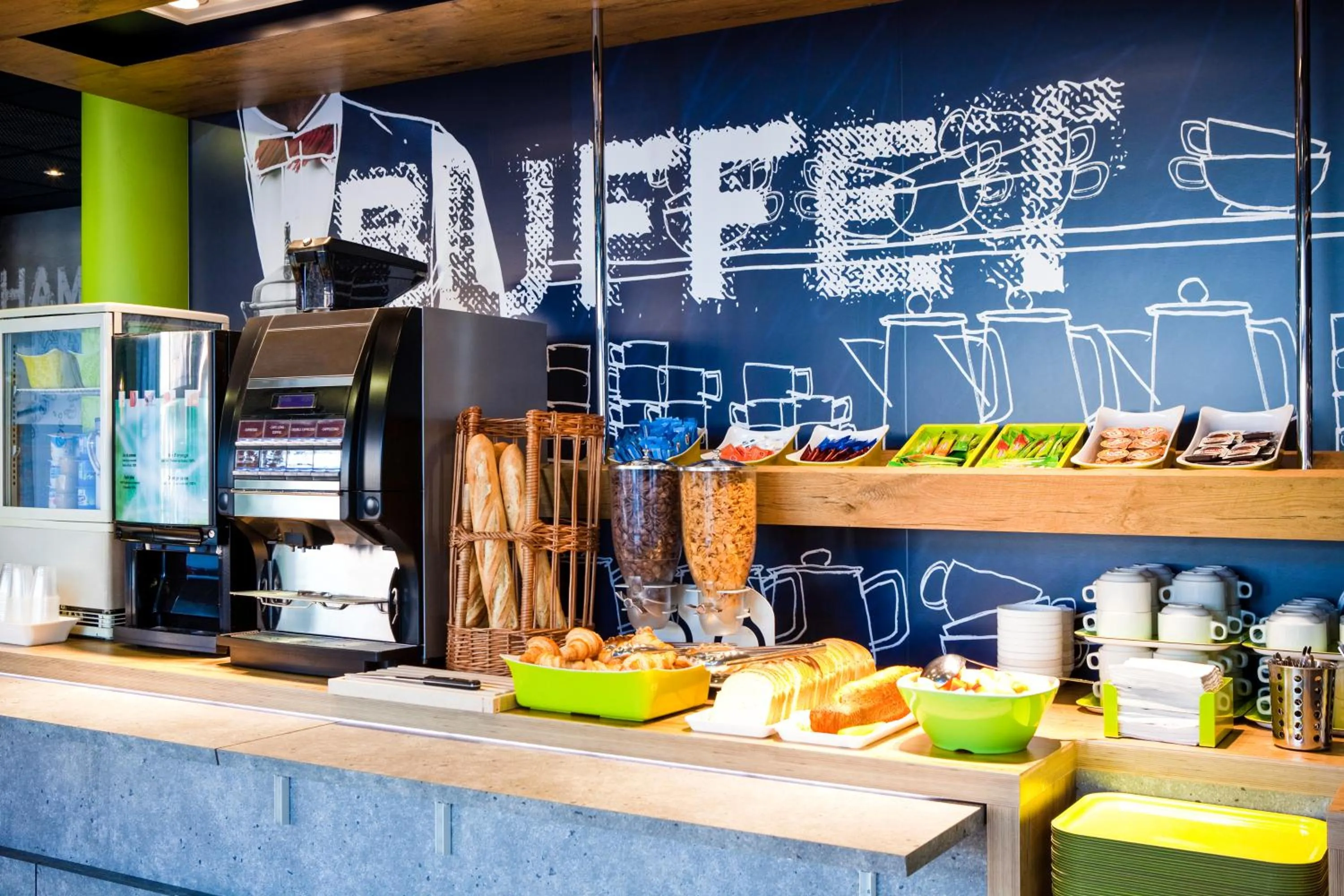 Lobby or reception in ibis budget Paris Porte de Pantin