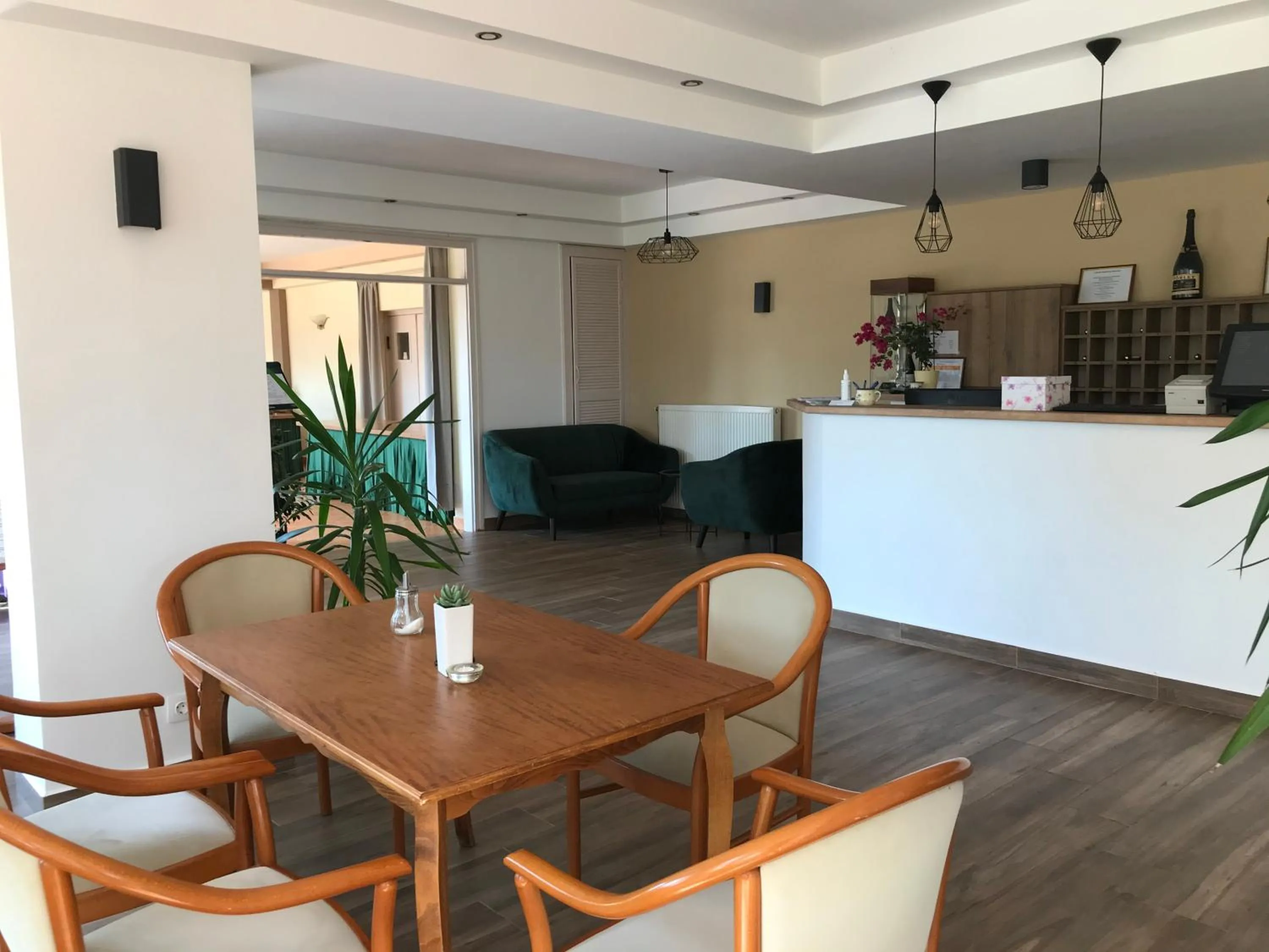 Lobby or reception in Zsanett Hotel