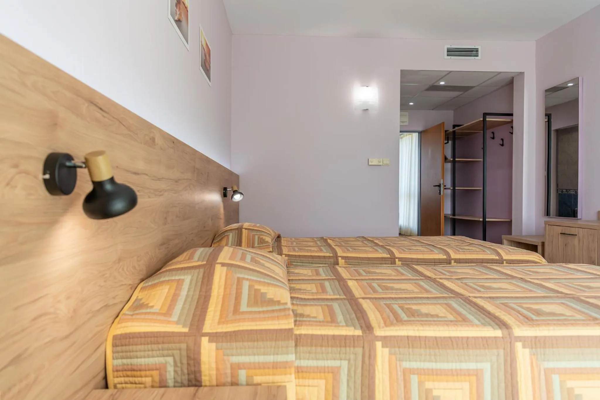 Bed in Ivana Palace Hotel - Free Parking