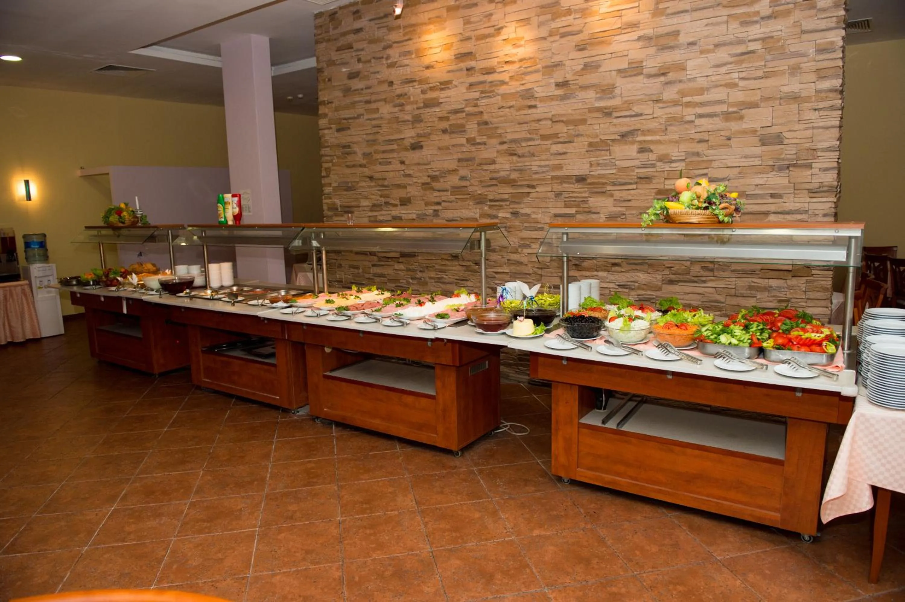 Restaurant/places to eat in Ivana Palace Hotel - Free Parking