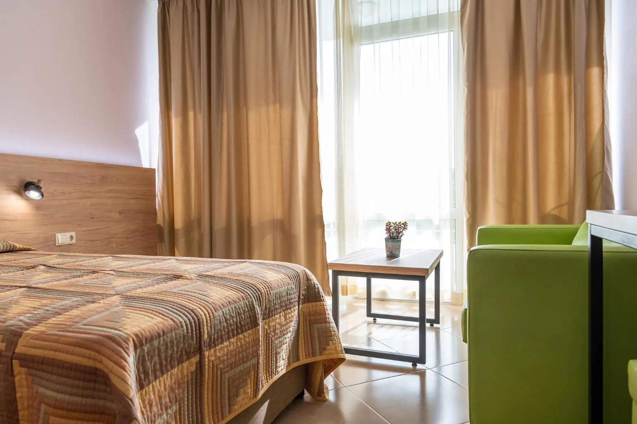 Bed in Ivana Palace Hotel - Free Parking