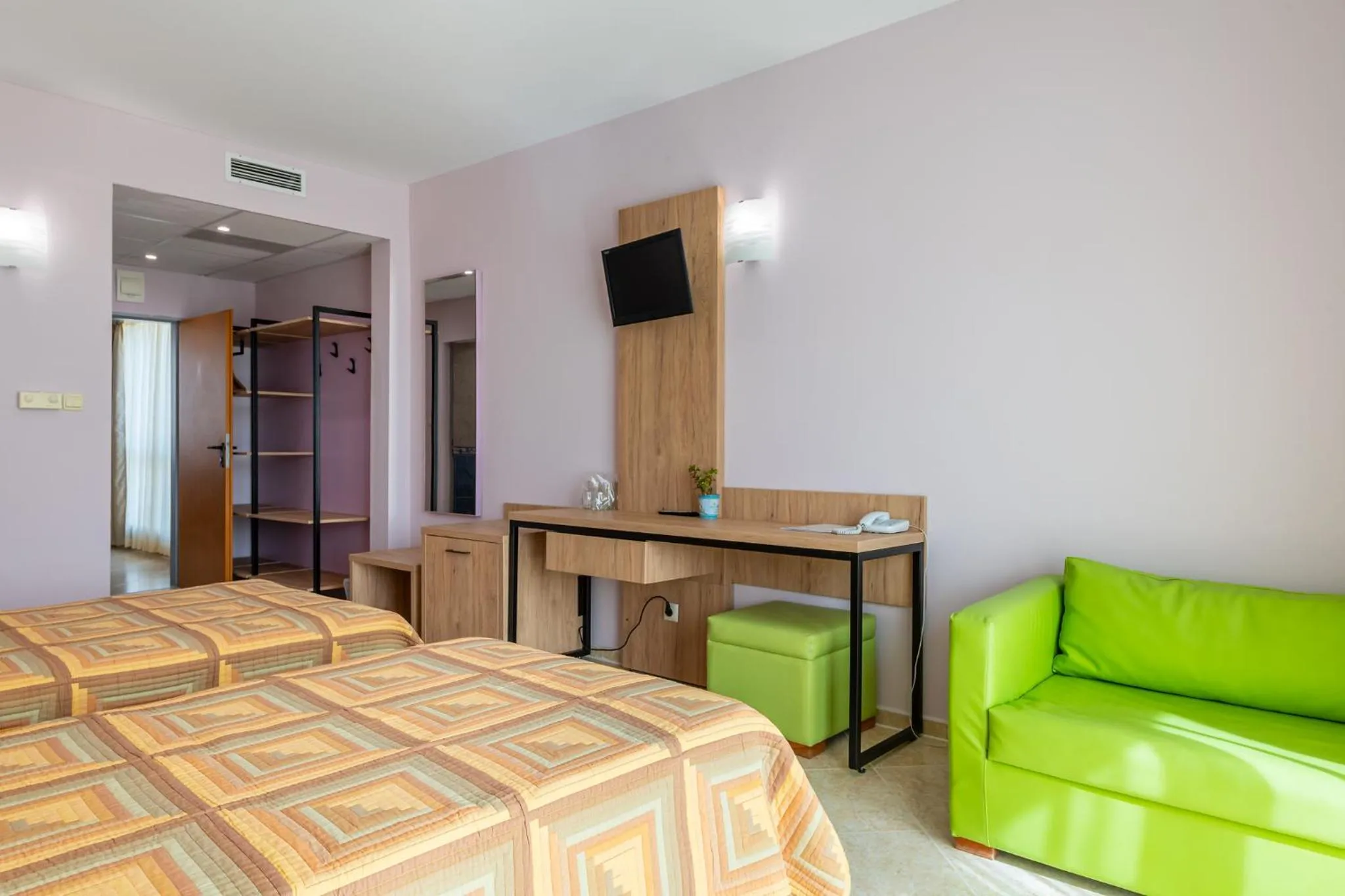 Seating area, Bed in Ivana Palace Hotel - Free Parking