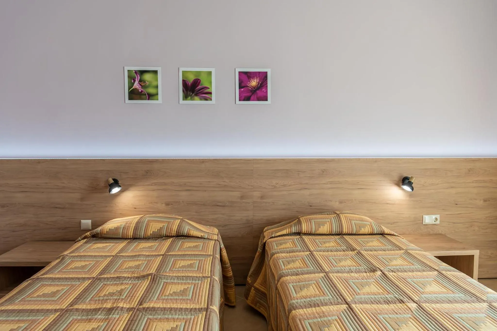 Bed in Ivana Palace Hotel - Free Parking