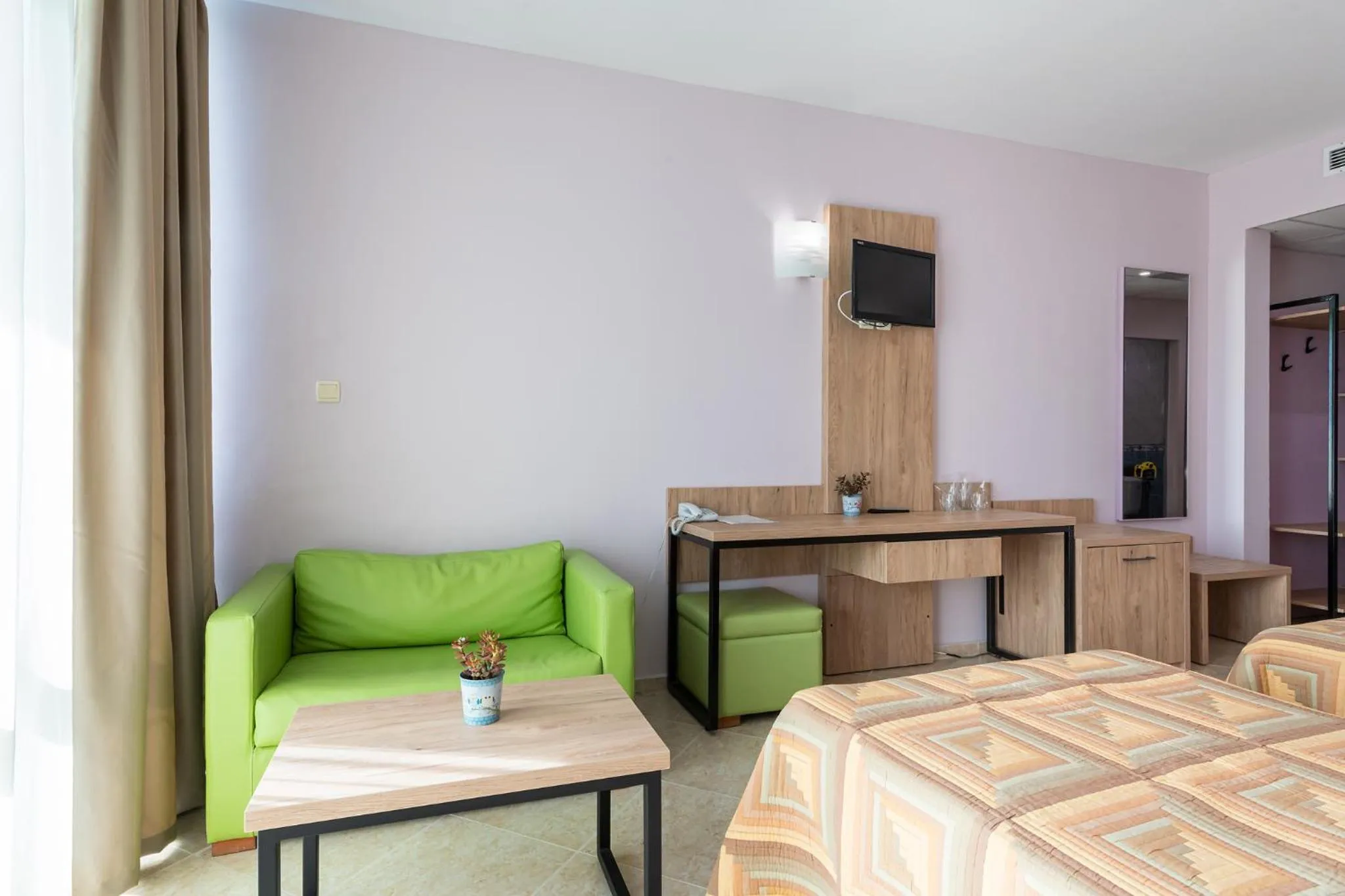 Seating area, Bed in Ivana Palace Hotel - Free Parking