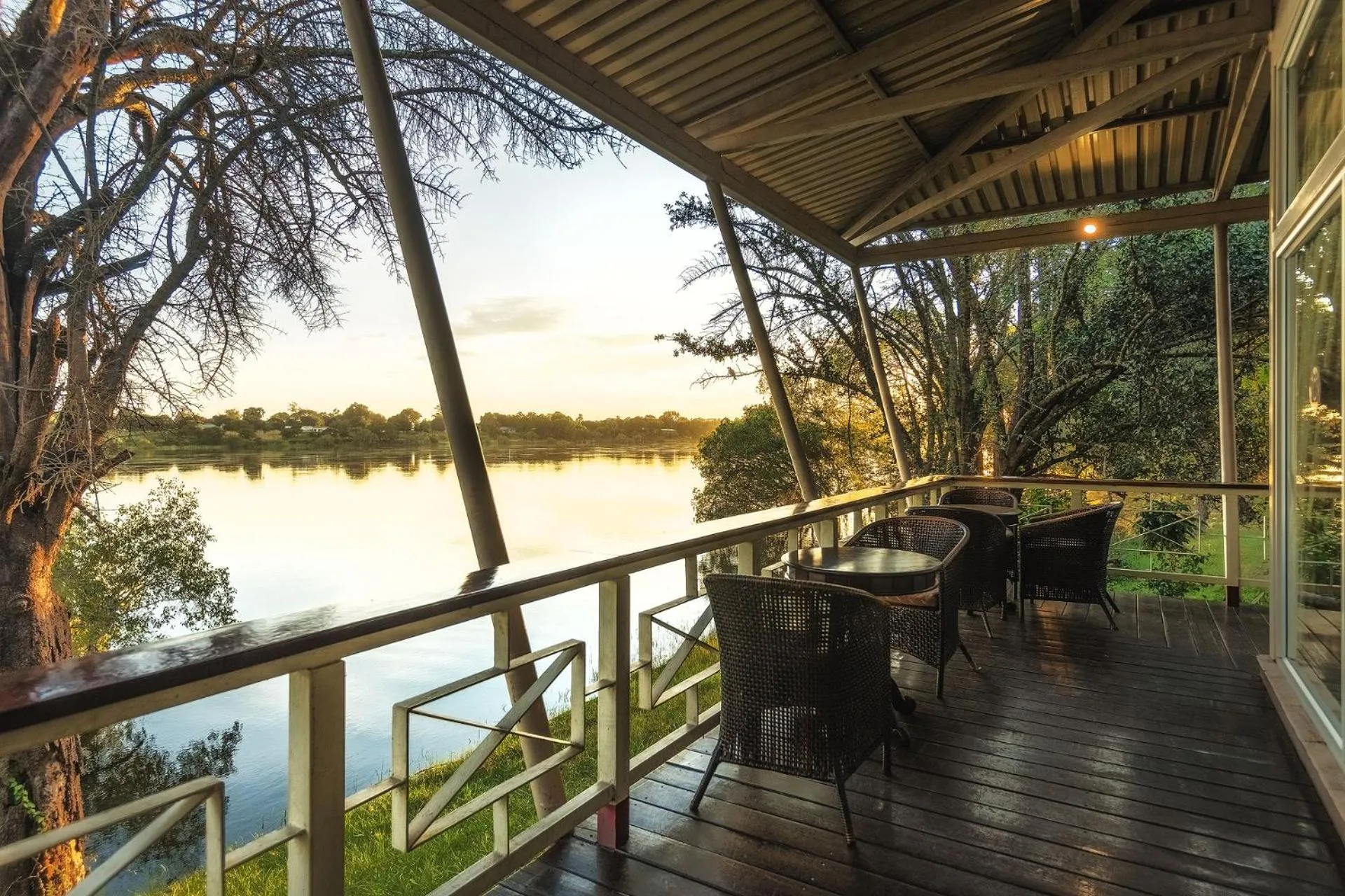 Lounge or bar in Protea Hotel by Marriott Zambezi River Lodge
