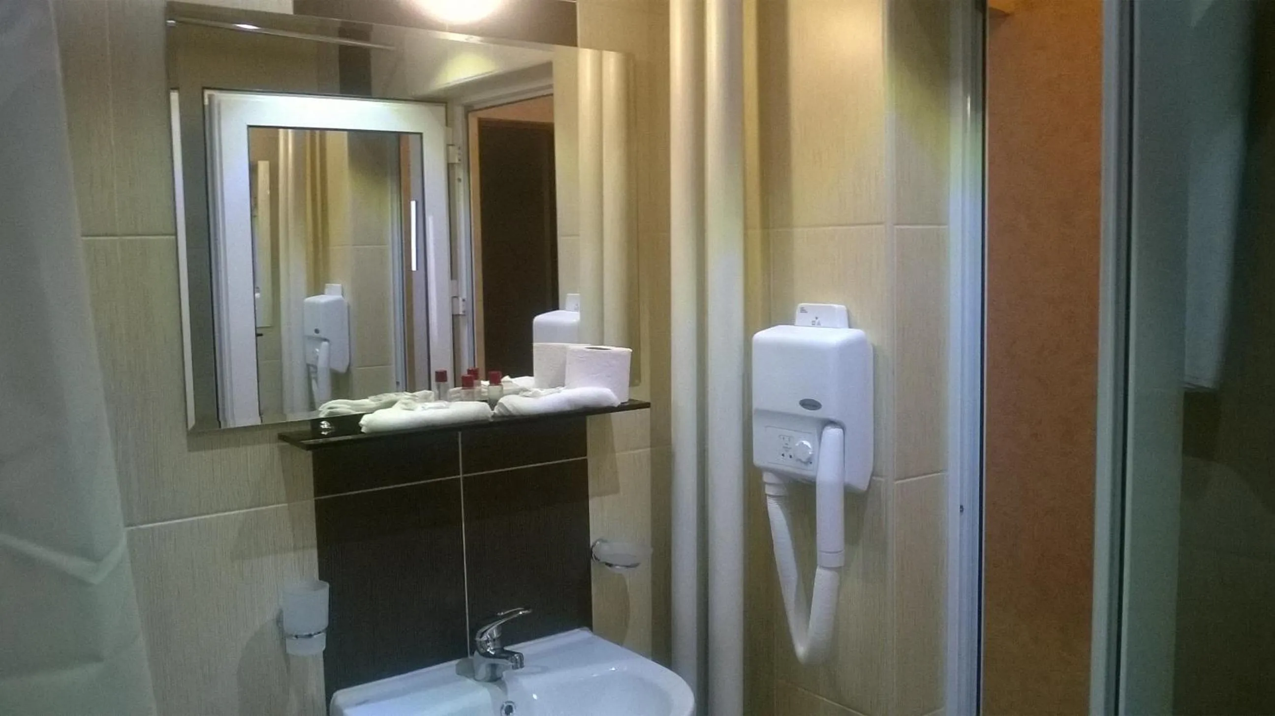 Toilet in Slavyanska Beseda Hotel