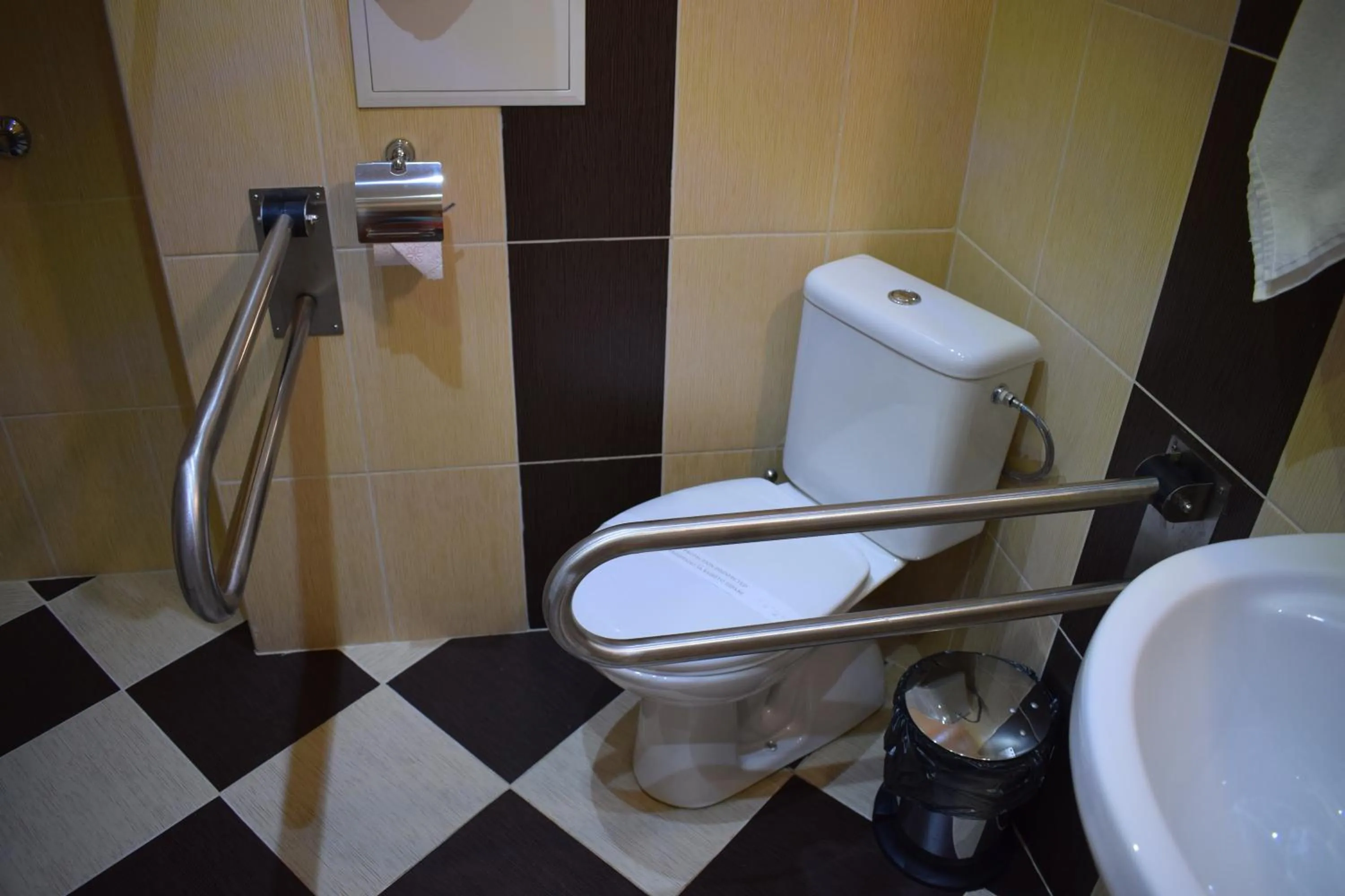 Toilet in Slavyanska Beseda Hotel