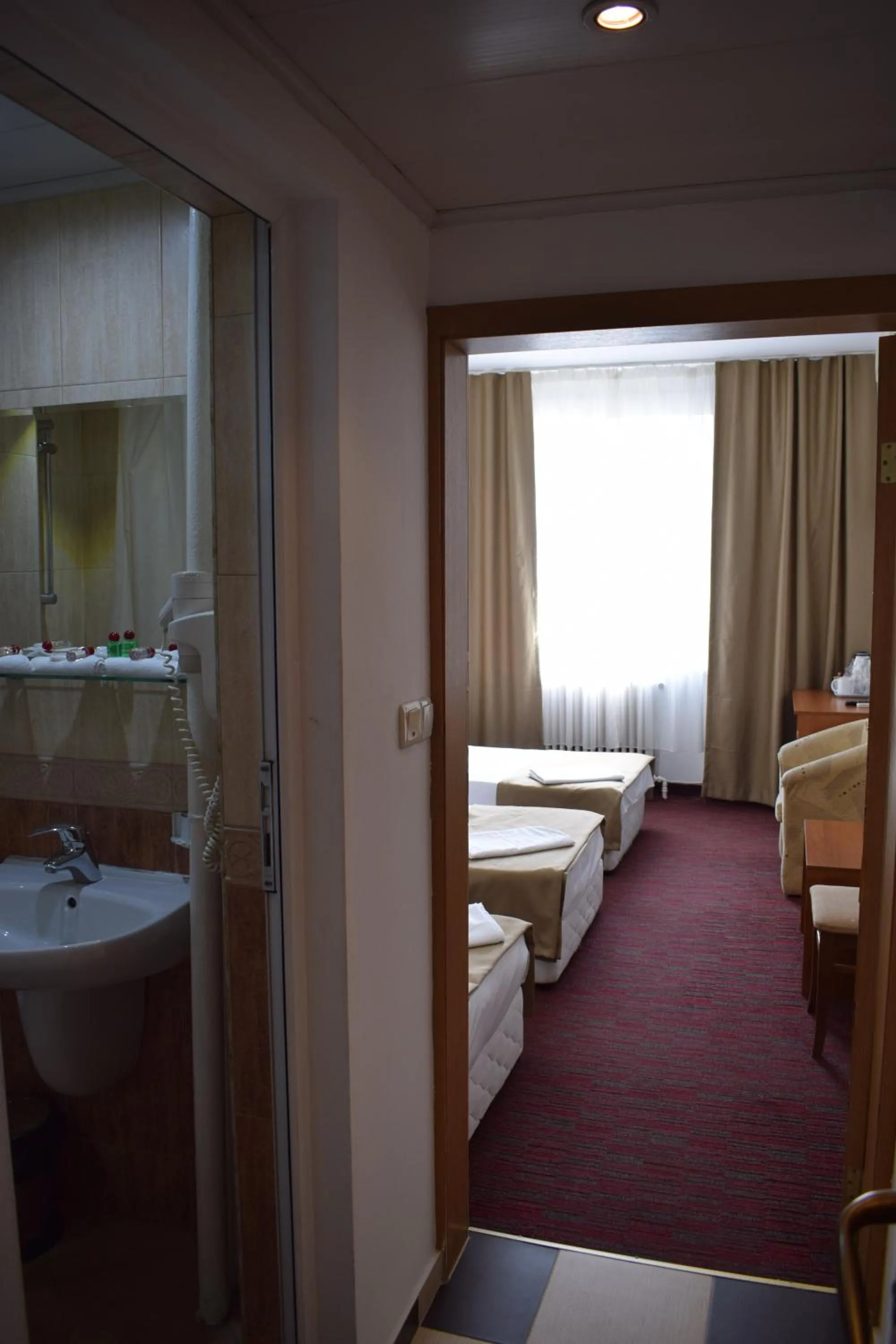 Bathroom, Bed in Slavyanska Beseda Hotel