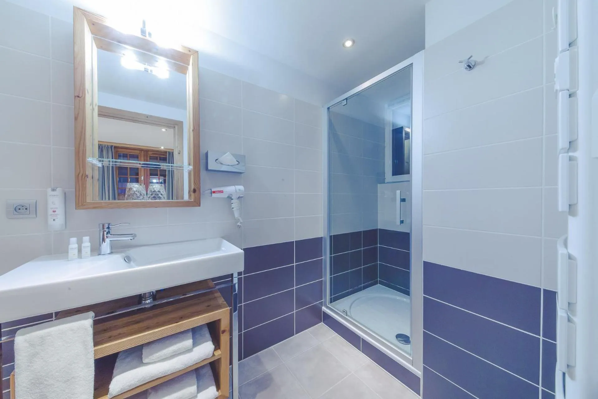 Fleur De Neige Châtel