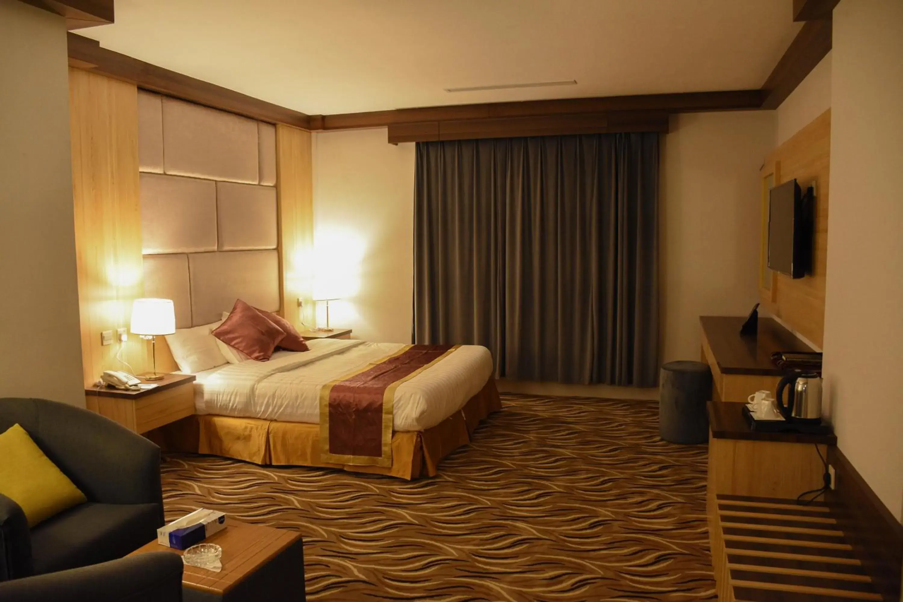 Two-Bedroom Suite in Florida Inn Hotel Two-Bedroom Suite in Florida Inn Hotel