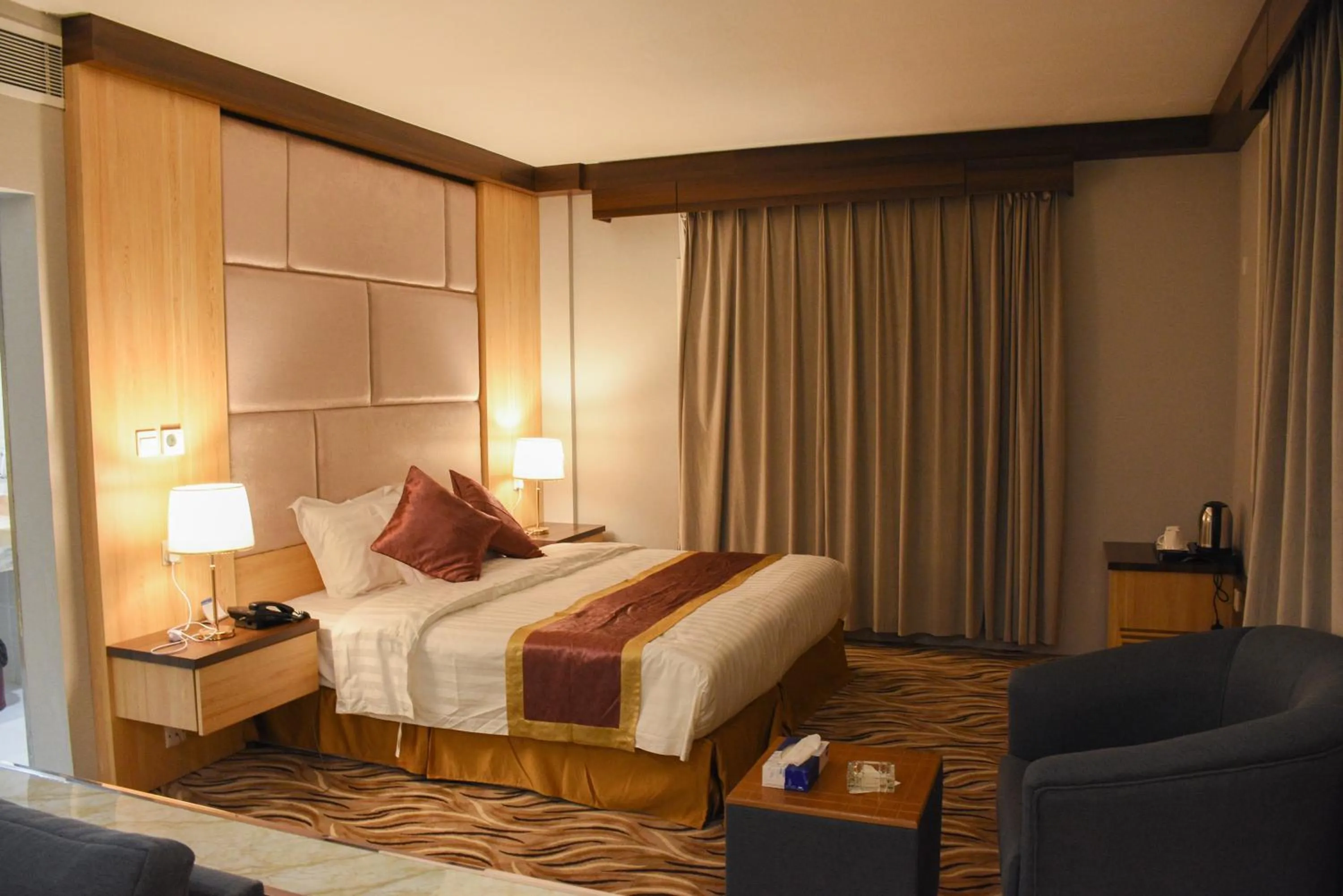 Bed in Florida Inn Hotel