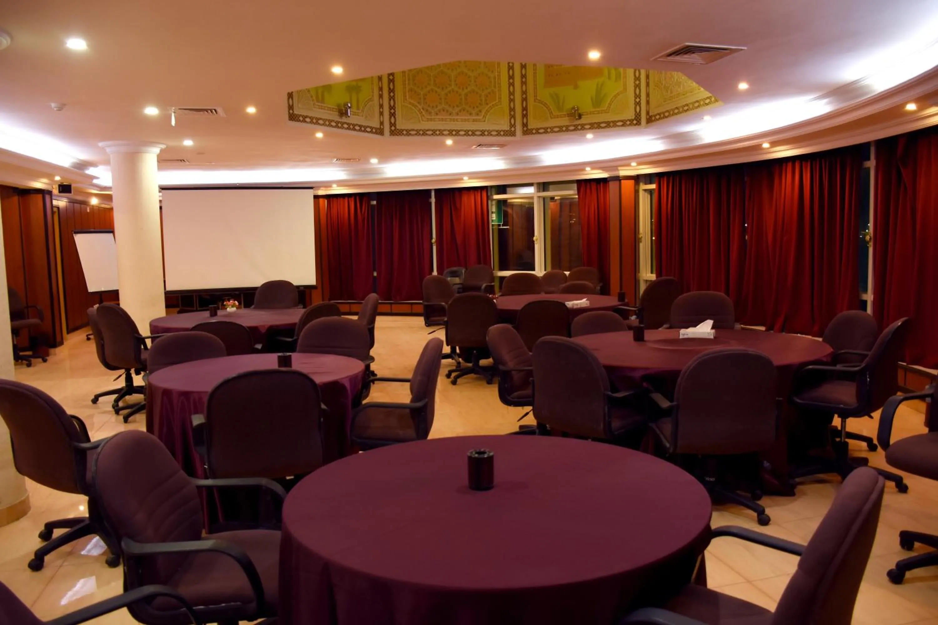 Meeting/conference room in Florida Inn Hotel