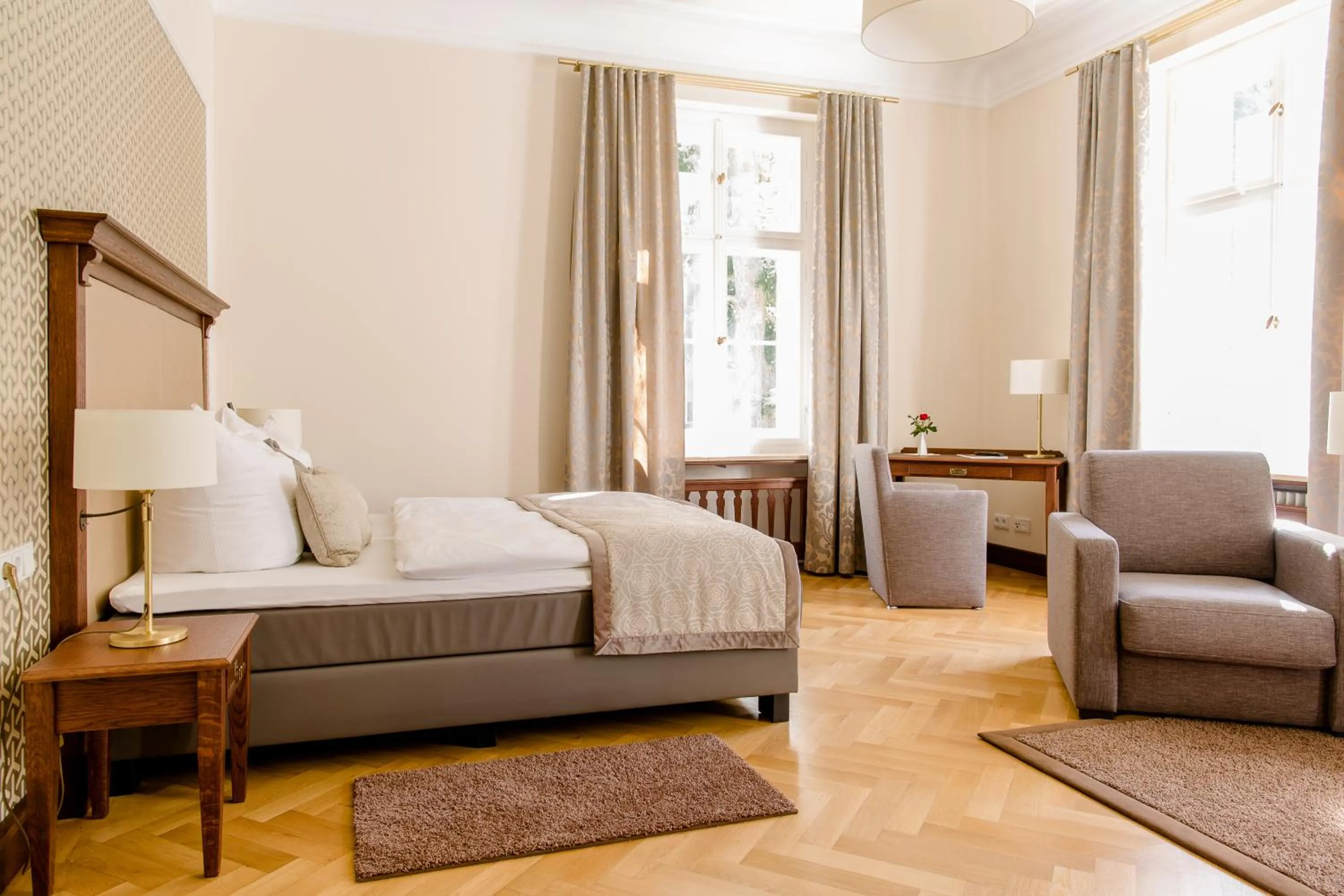 Photo of the whole room, Bed in Hotel Villa Altenburg