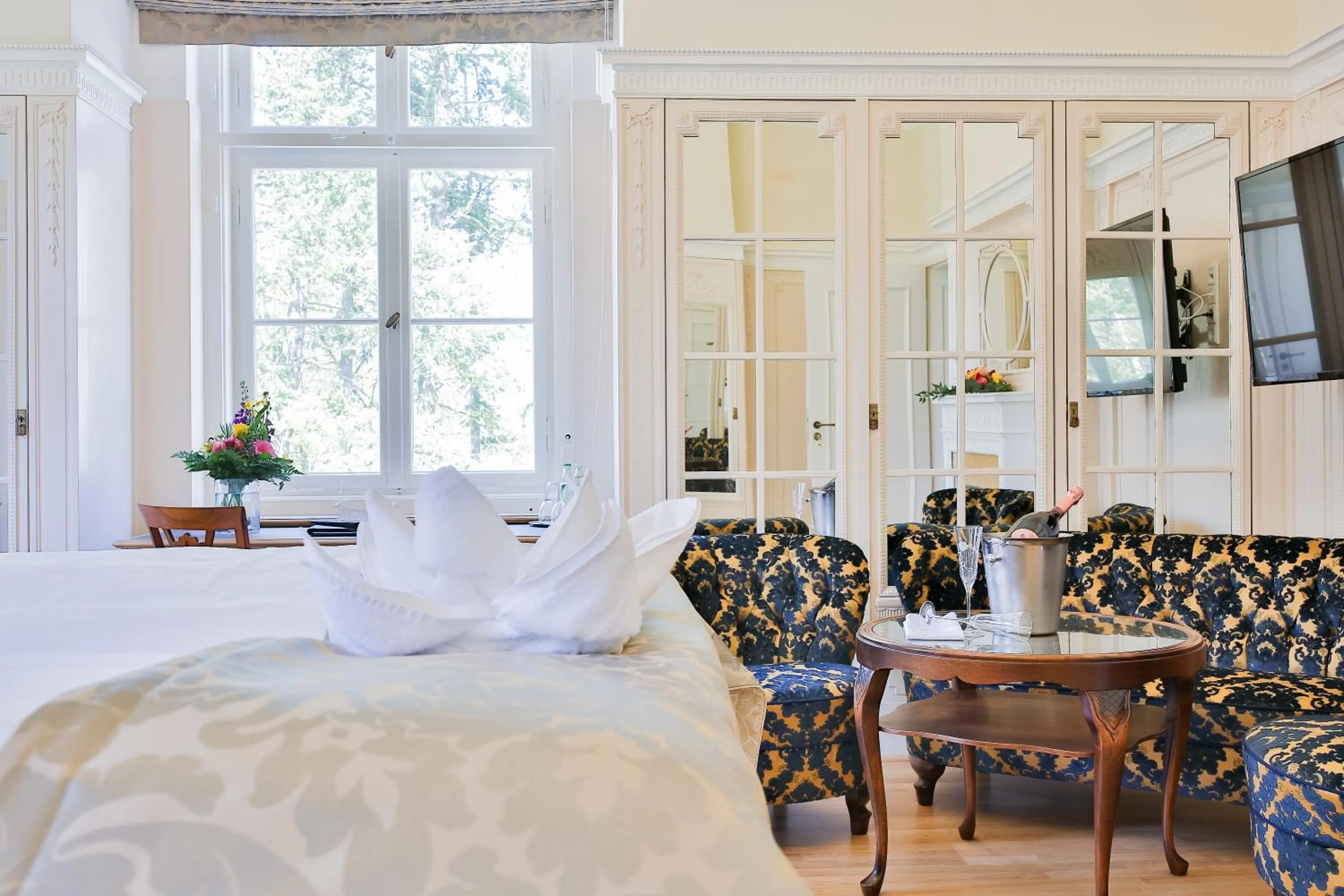 Photo of the whole room, Bed in Hotel Villa Altenburg