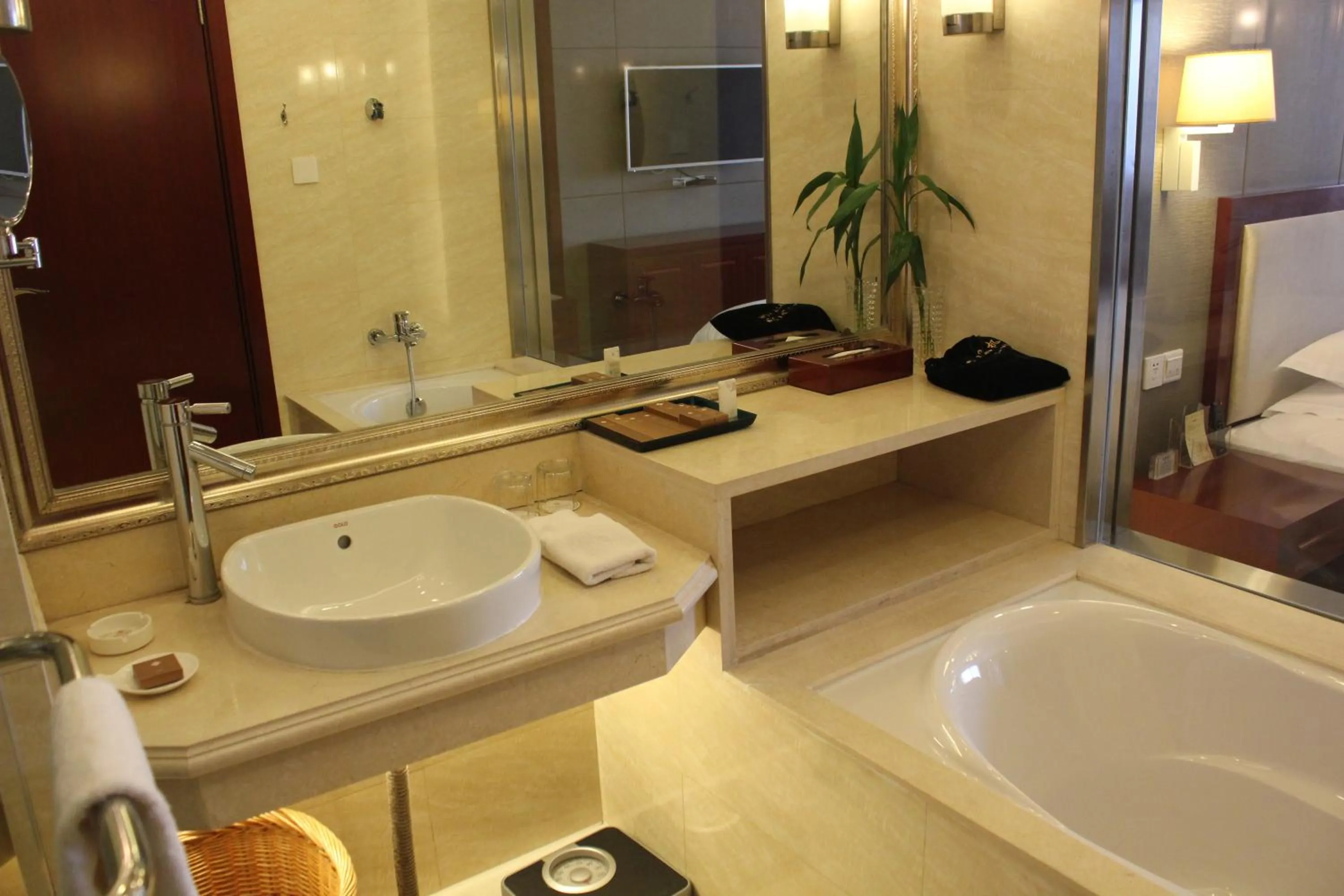 Shower in Jinyuan Jinling Plaza Xuzhou