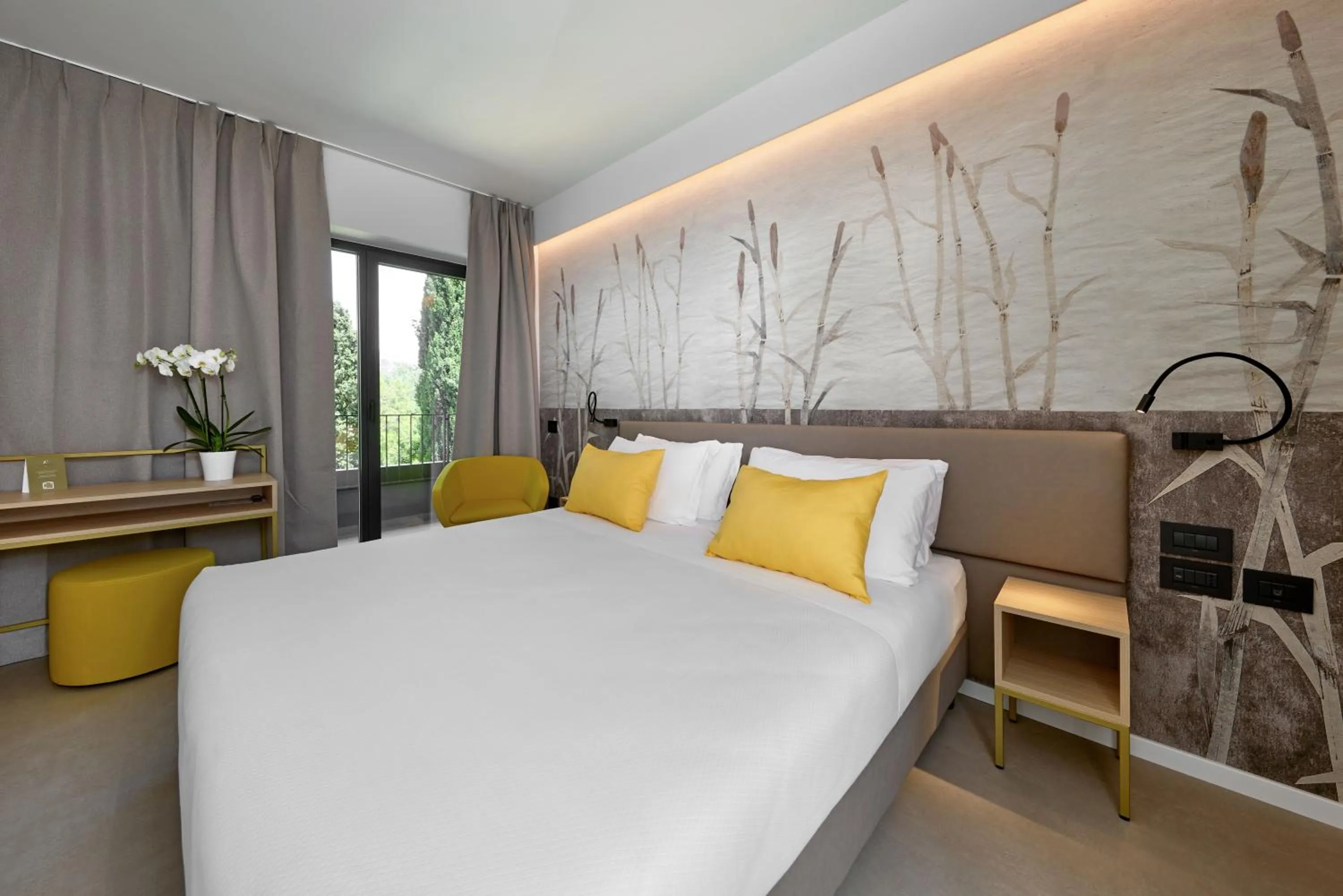 Bedroom, Bed in Hotel Royal Village