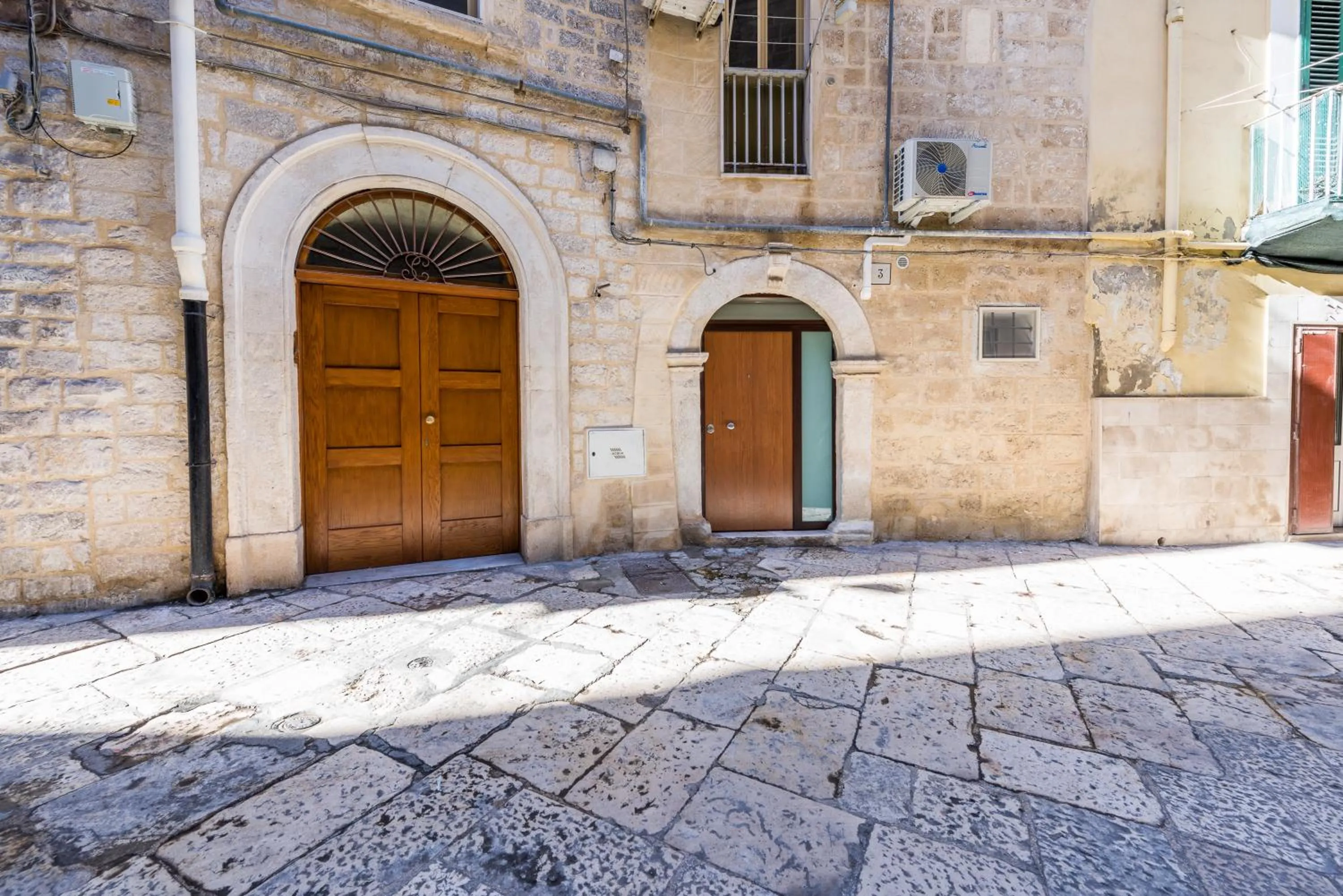Property building in San Nicola Old Town Apartment Casatuabari