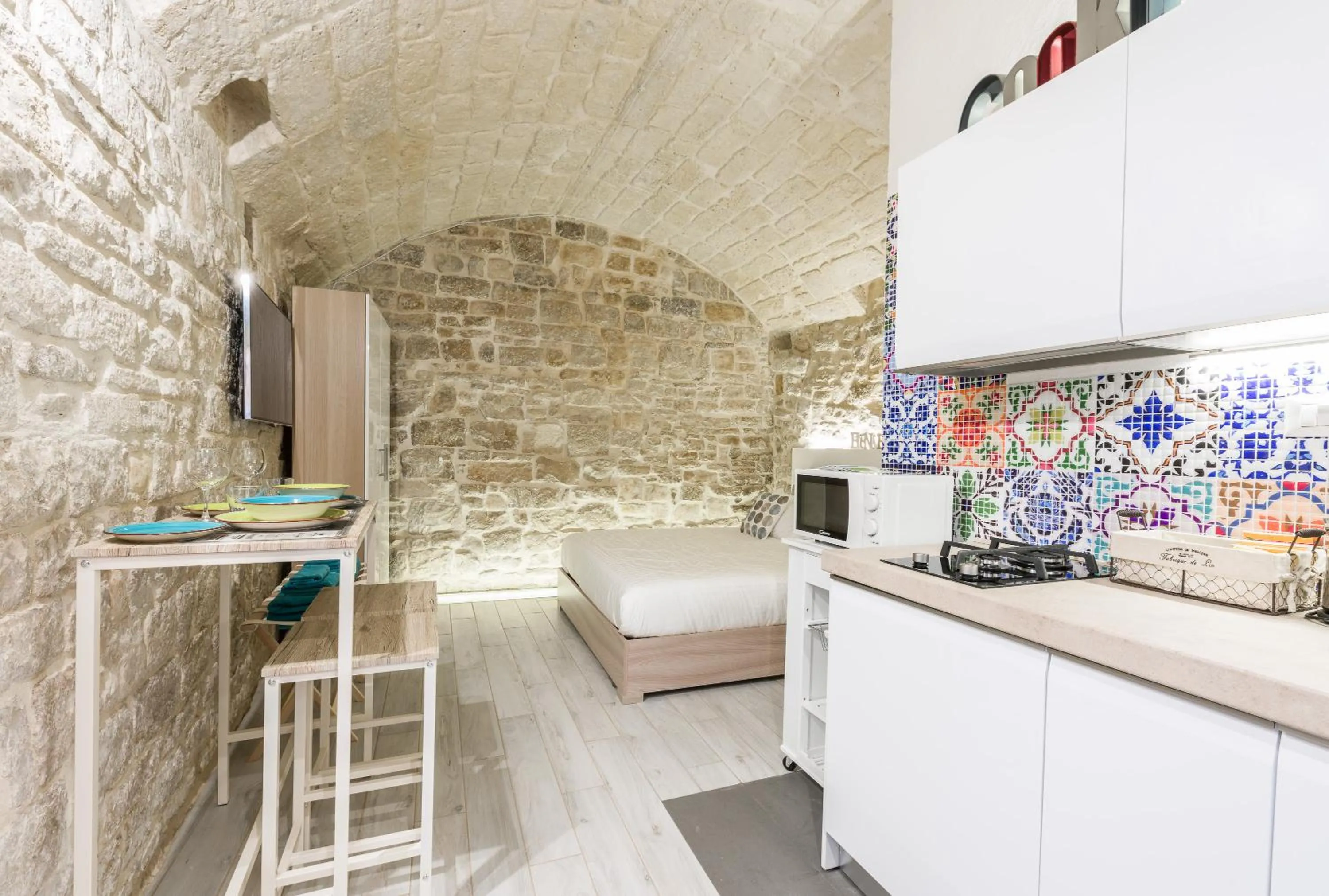 Kitchen or kitchenette in San Nicola Old Town Apartment Casatuabari