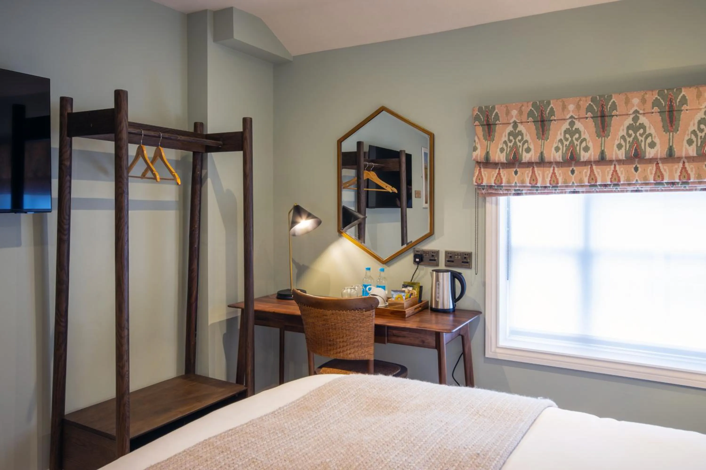 Bedroom, Bed in The Bell Hotel, Saxmundham