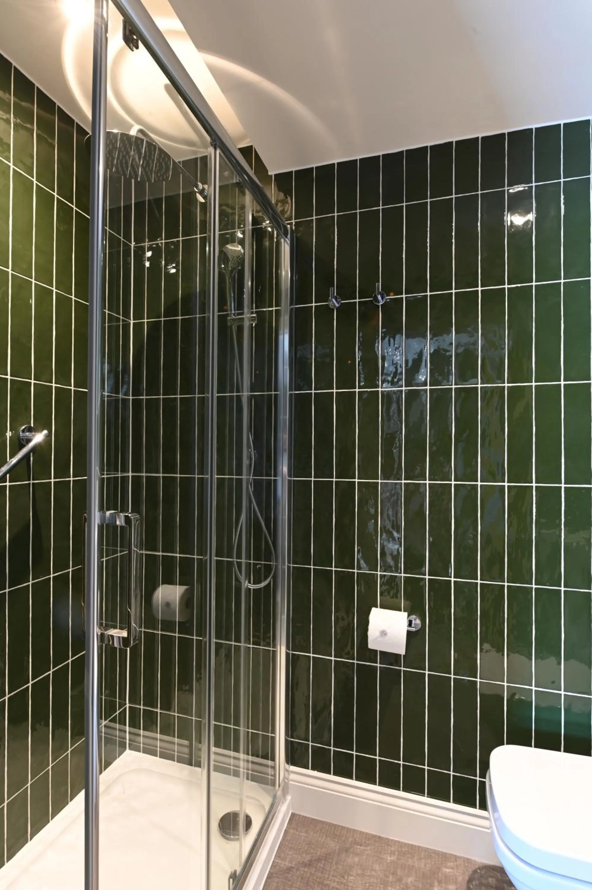 Shower in The Bell Hotel, Saxmundham