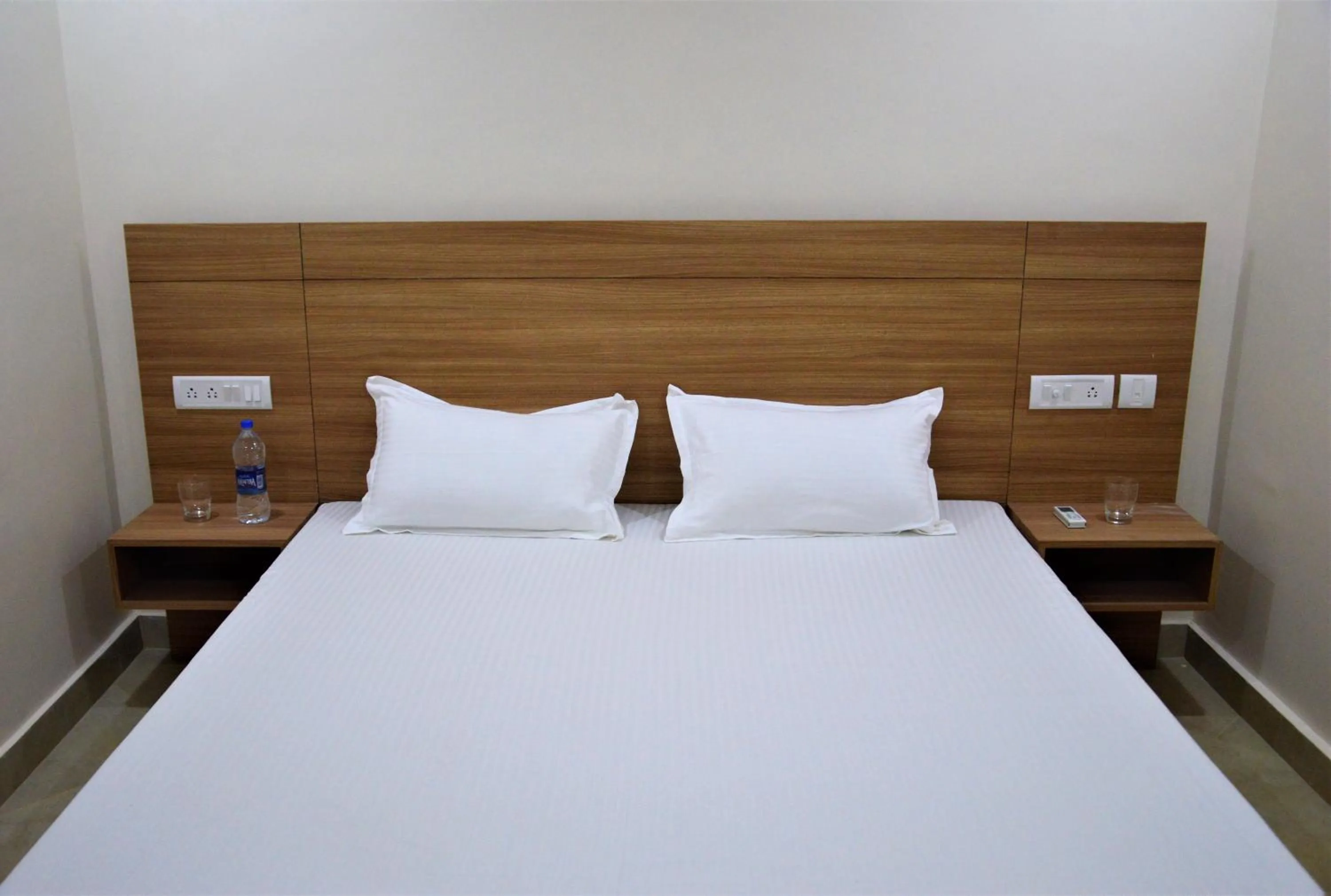 Oceanside Mahabalipuram - With Beach access