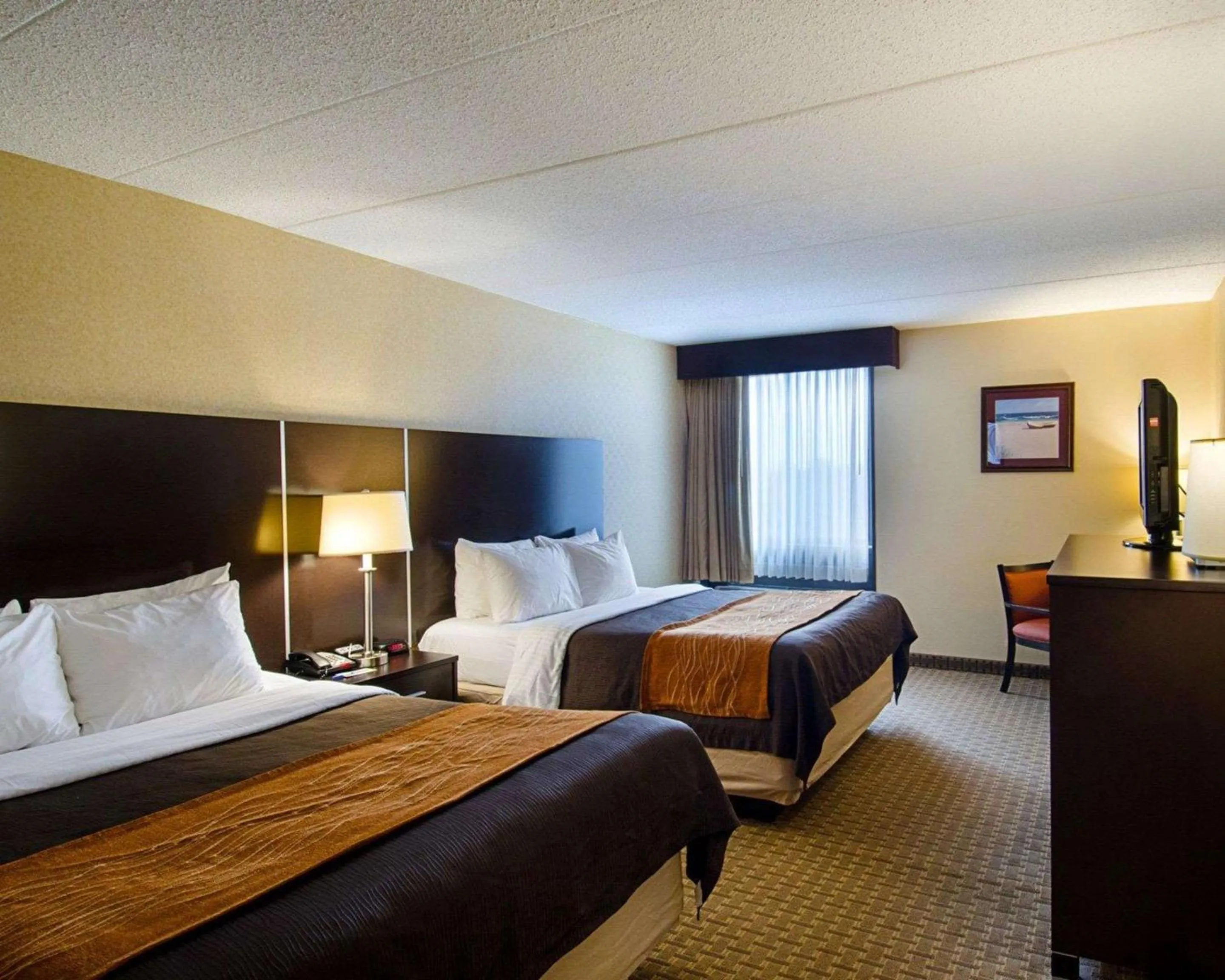 Photo of the whole room, Bed in Holiday Inn Express - Fall River North