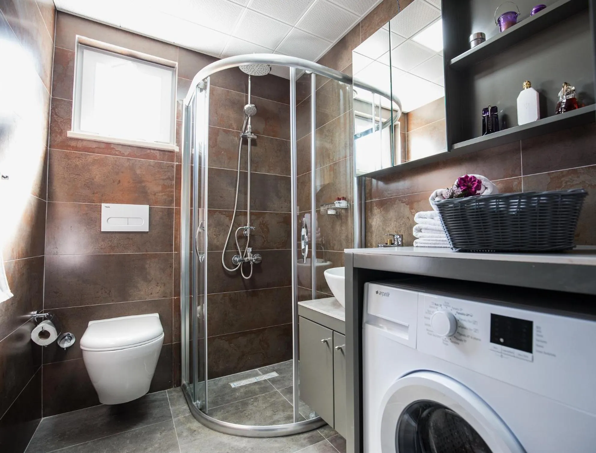 Shower in Lara Beach Homes
