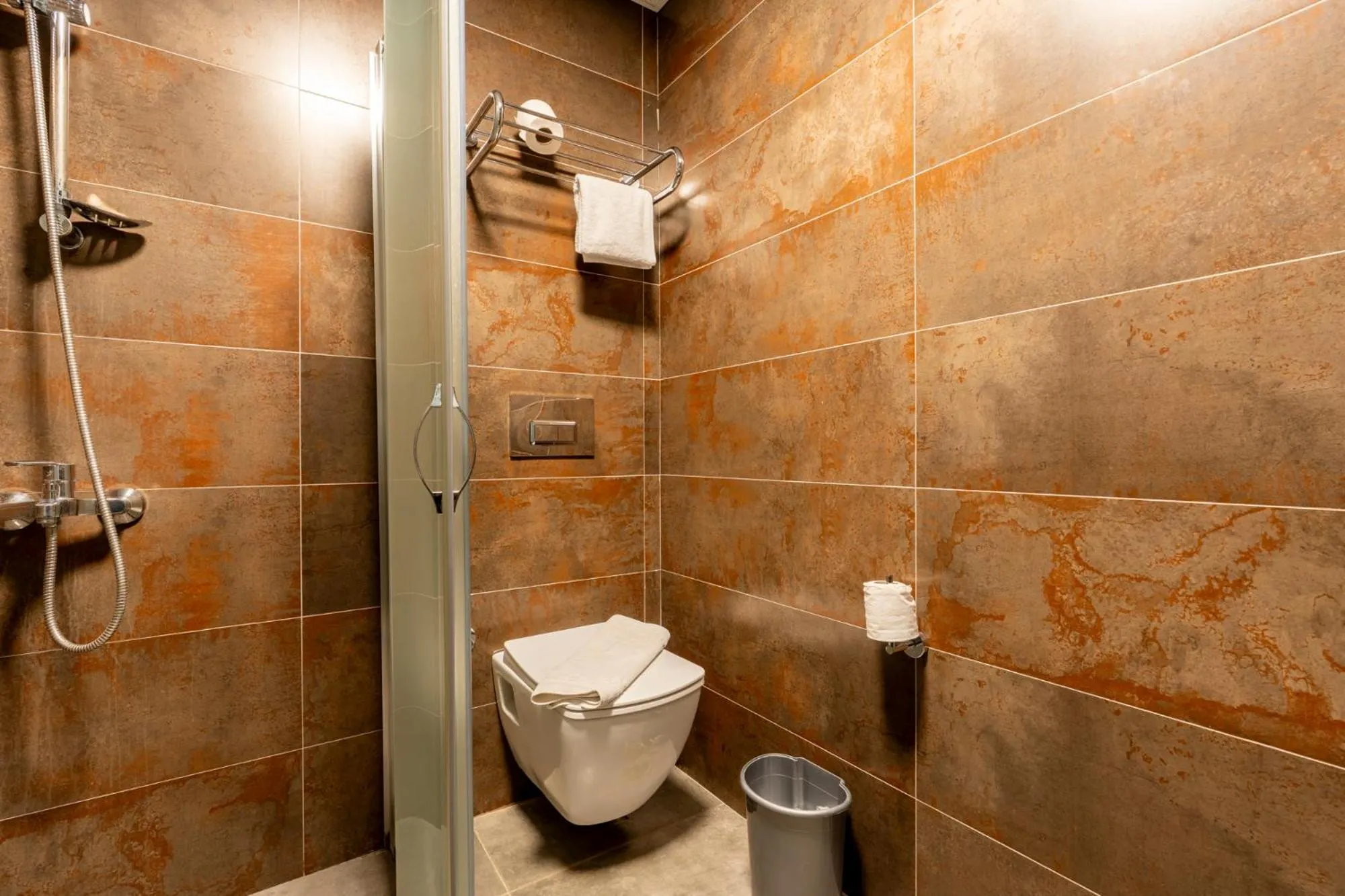 Shower in Lara Beach Homes