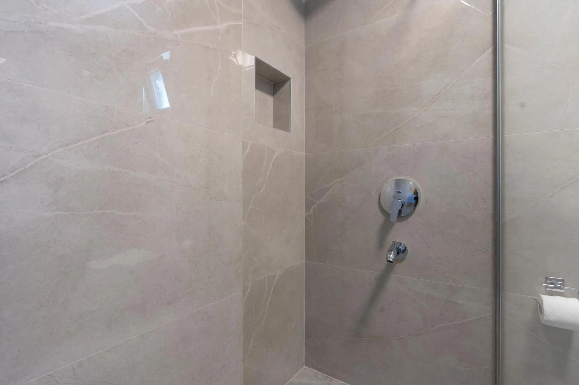 Shower in Lara Beach Homes