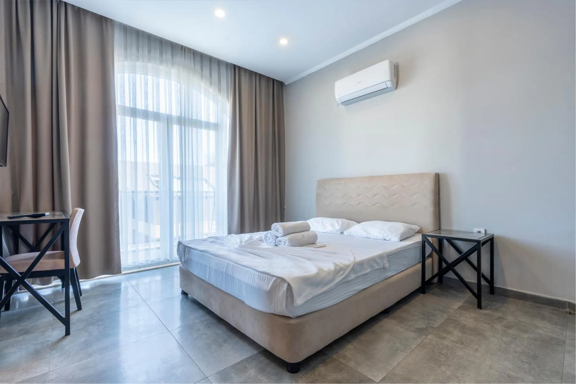 Bedroom, Bed in Lara Beach Homes