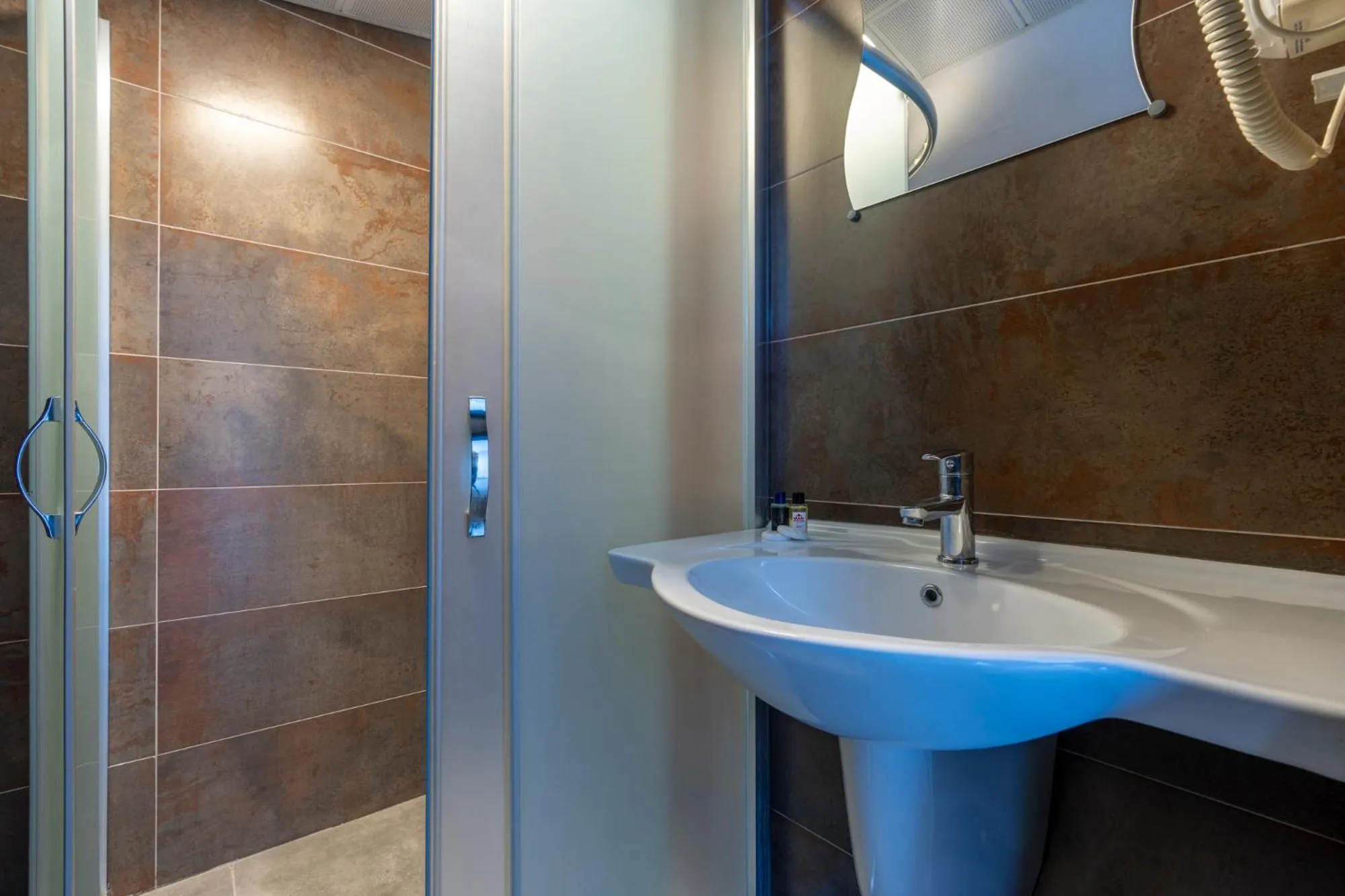 Shower in Lara Beach Homes