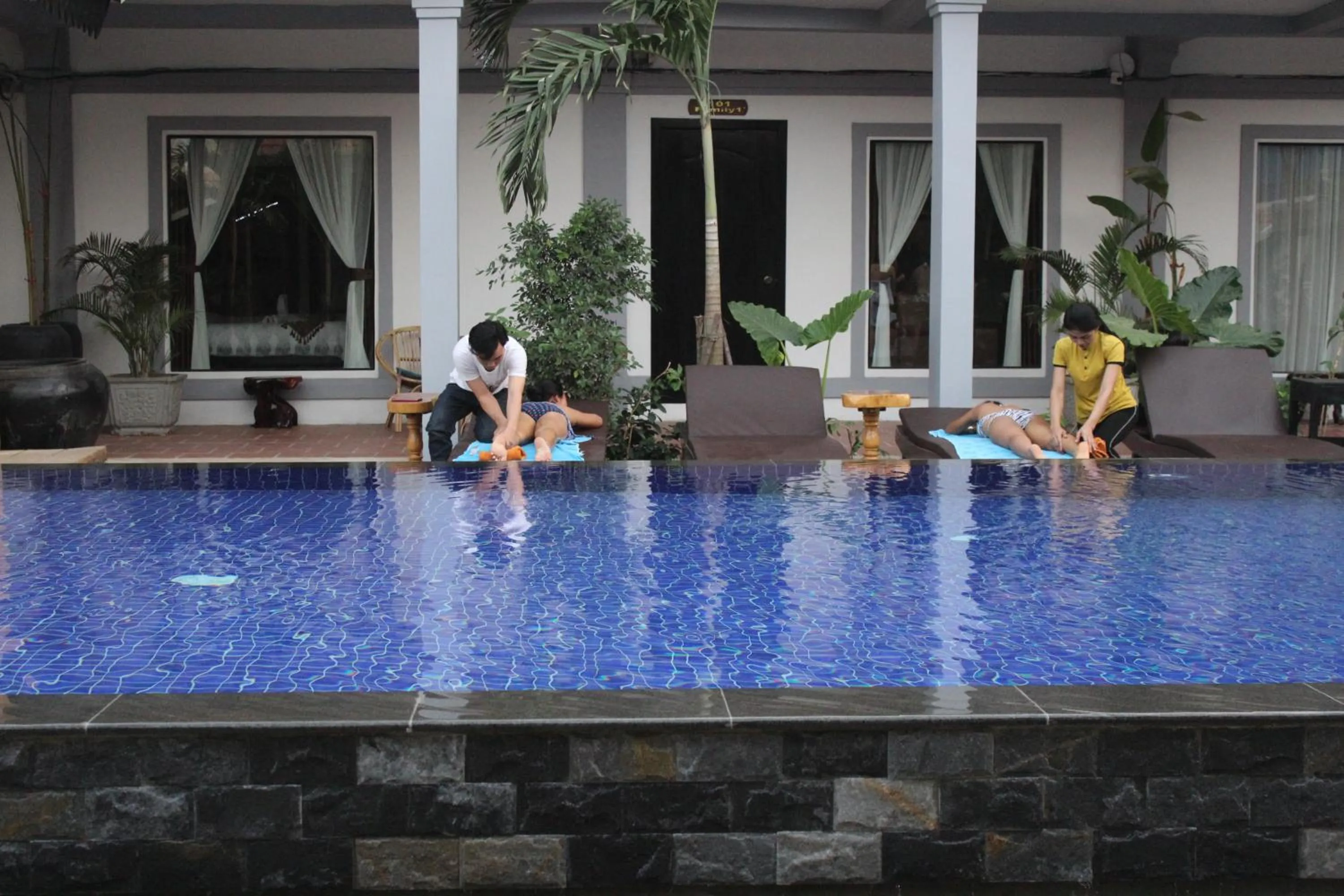 Massage in Moloppor Villa