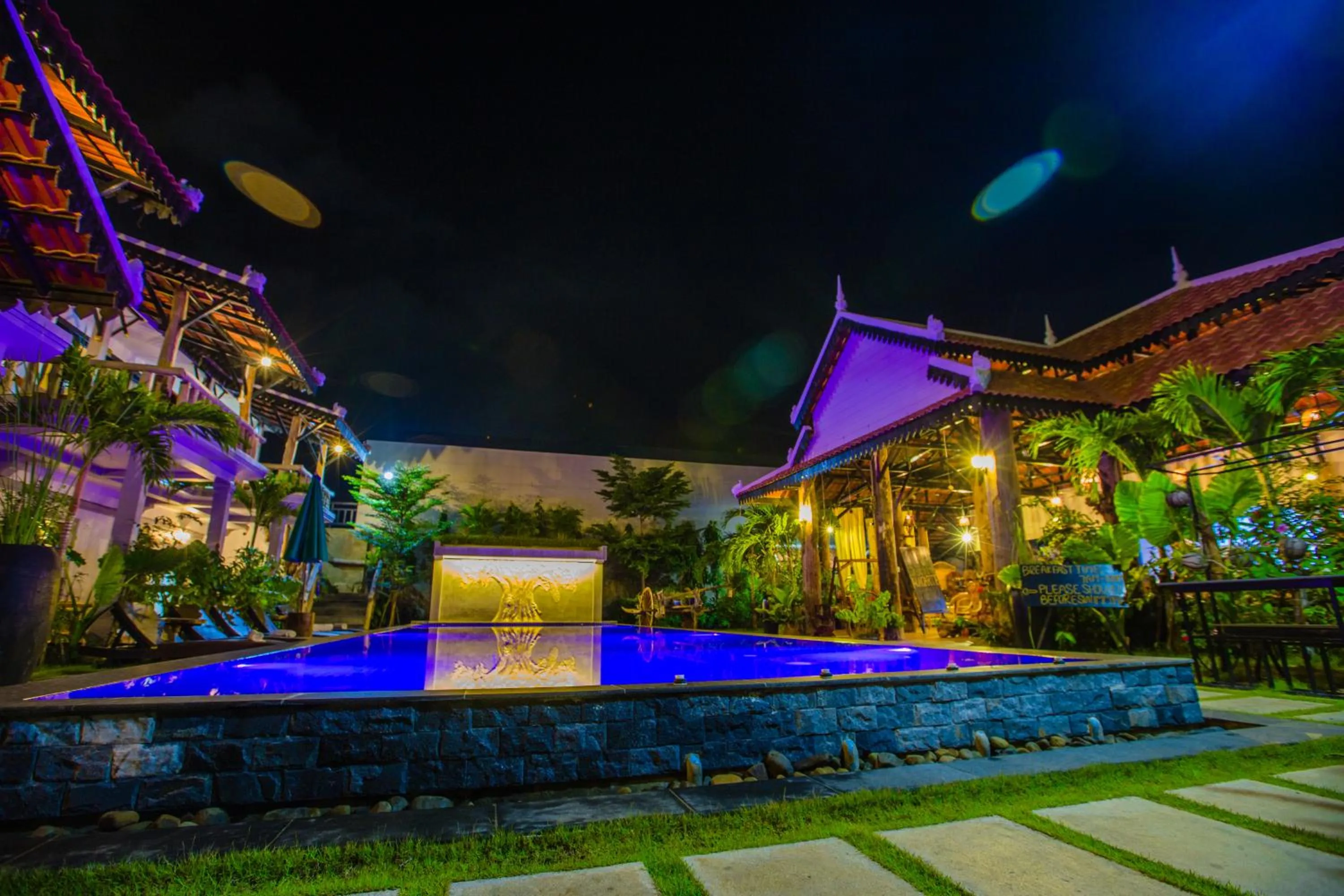 Swimming pool in Moloppor Villa