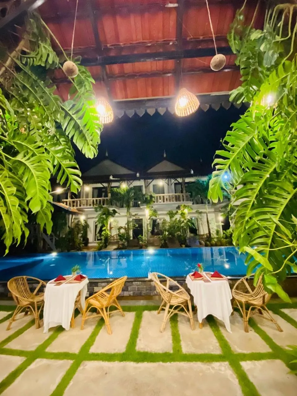 Night in Moloppor Villa