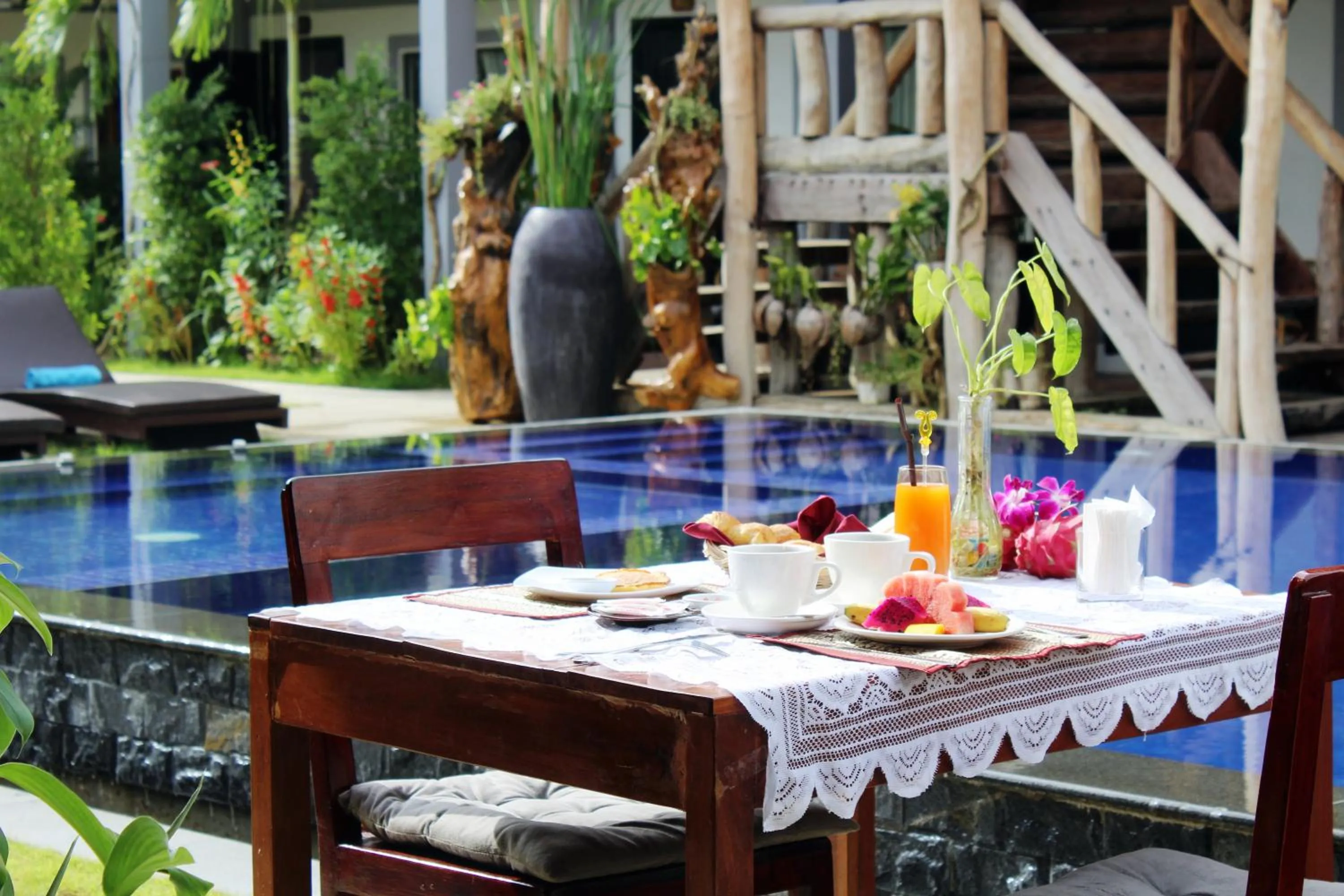 Continental breakfast in Moloppor Villa