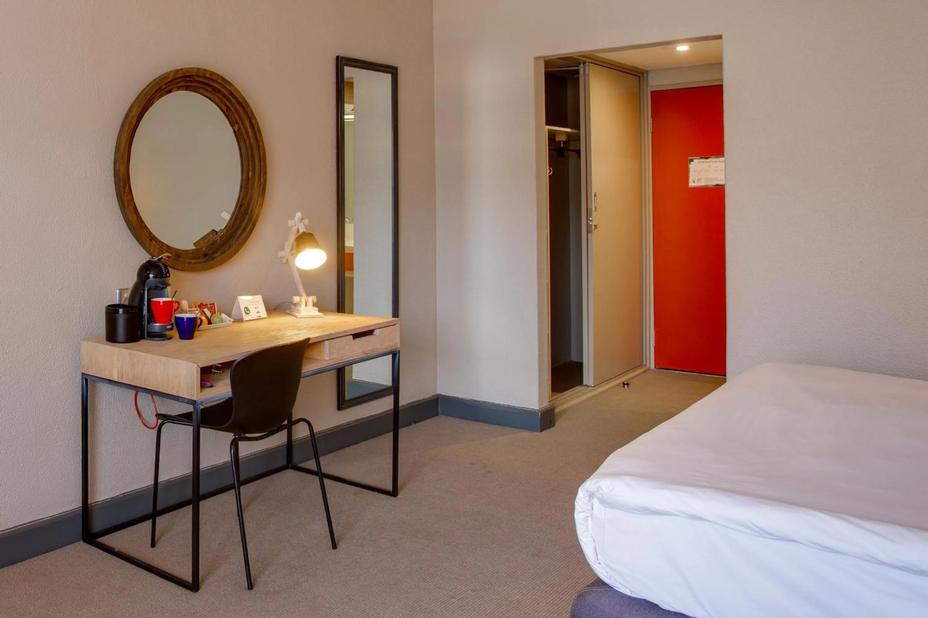 Coffee/tea facilities, Bed in 26° South Bush Boho Hotel