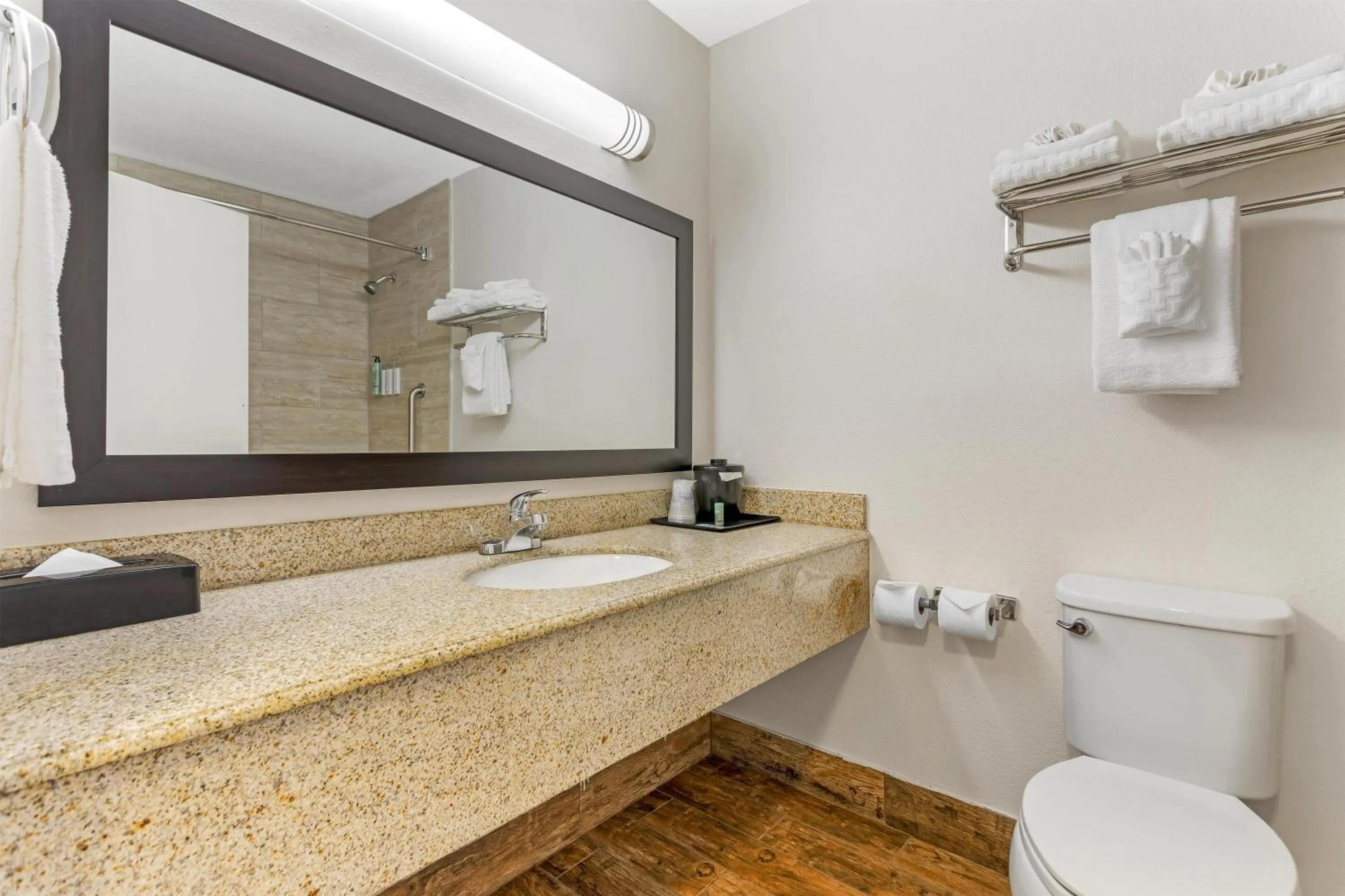 Bathroom in Best Western Kettleman City Inn & Suites
