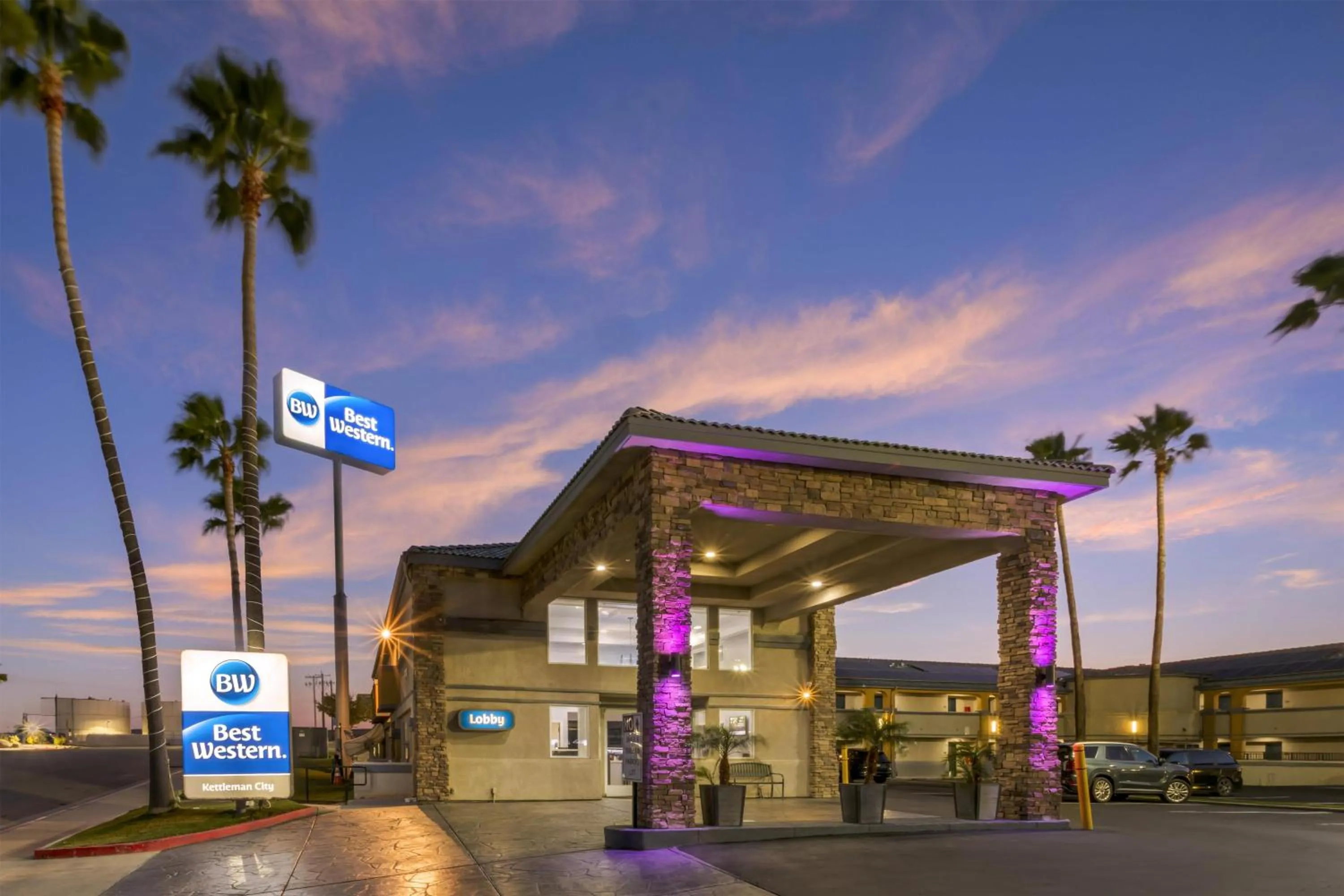 Property building in Best Western Kettleman City Inn & Suites