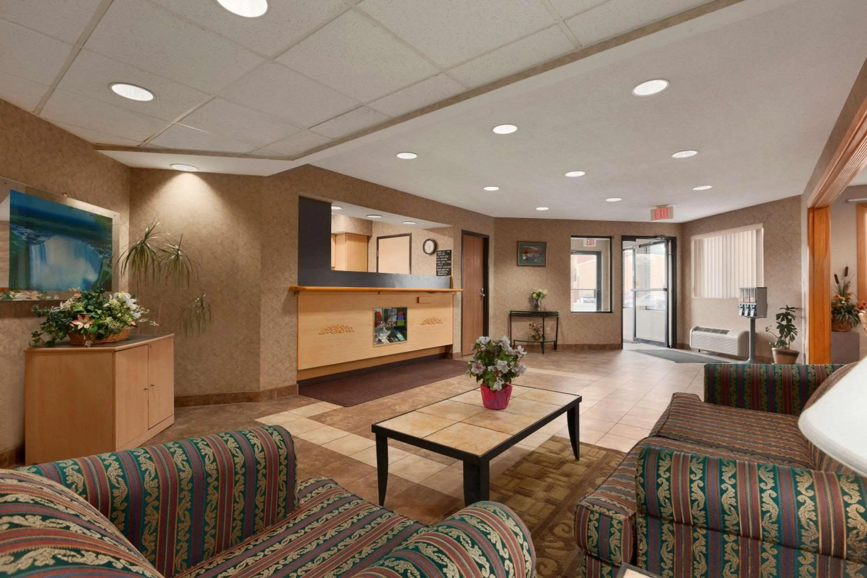 Lobby or reception in Riverdale Inn