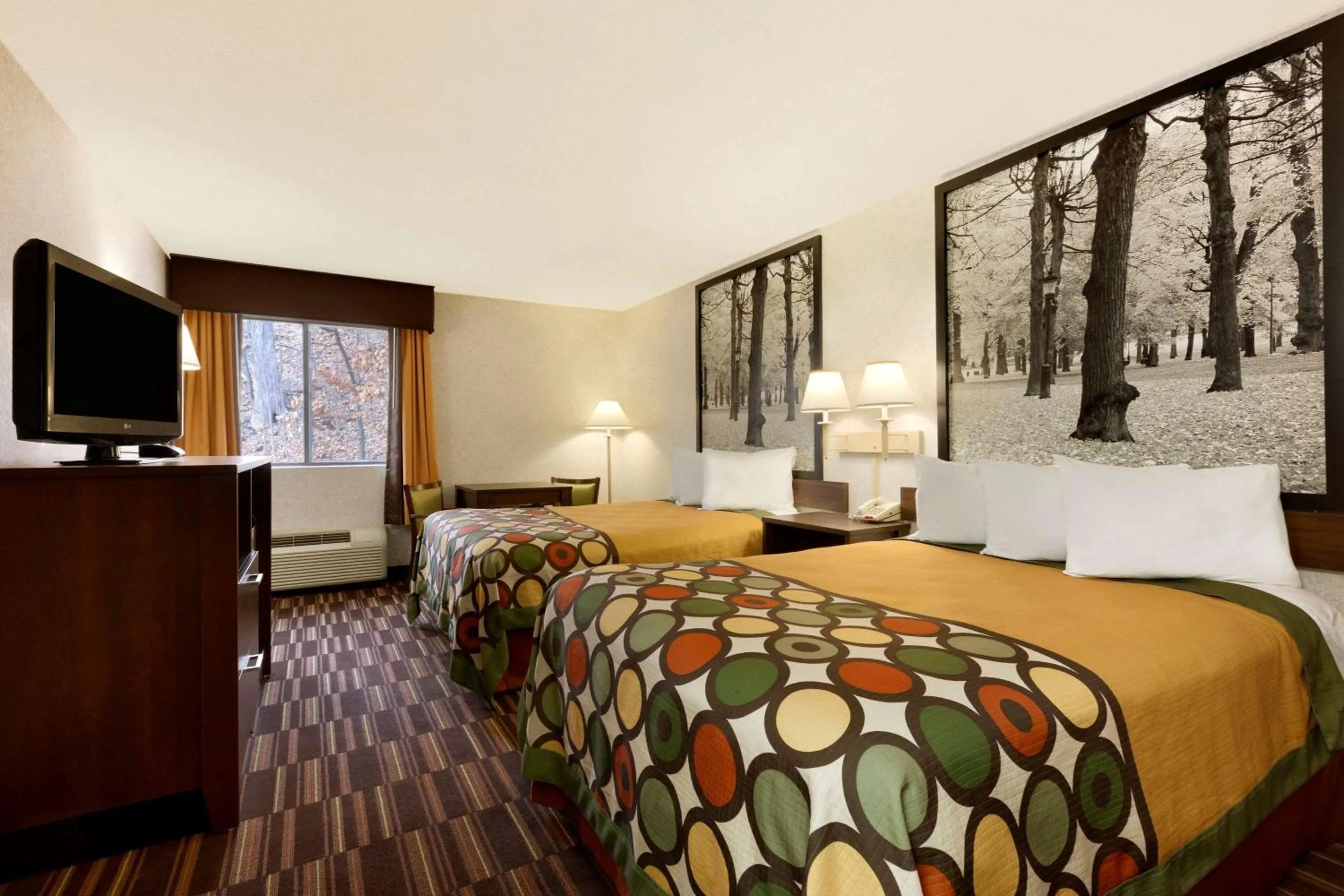 Photo of the whole room, Bed in Riverdale Inn