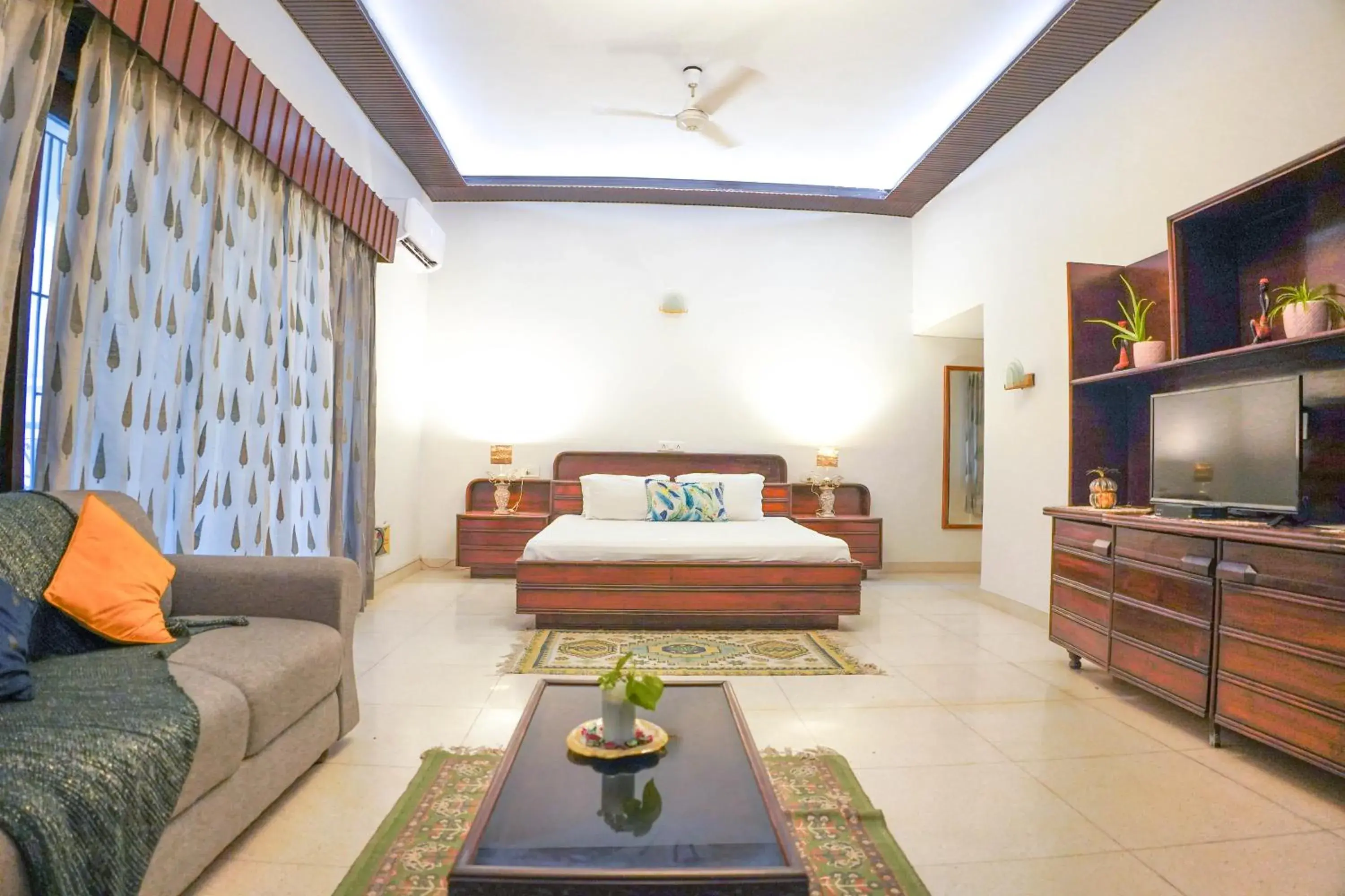 Deluxe Suite in The Bougainvillea Bed & Breakfast Deluxe Suite in The Bougainvillea Bed & Breakfast