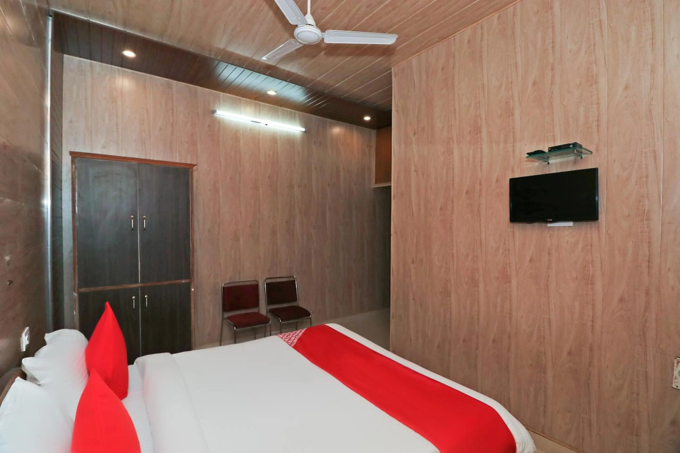 Bedroom in Hotel O Mahalaxmi Palace