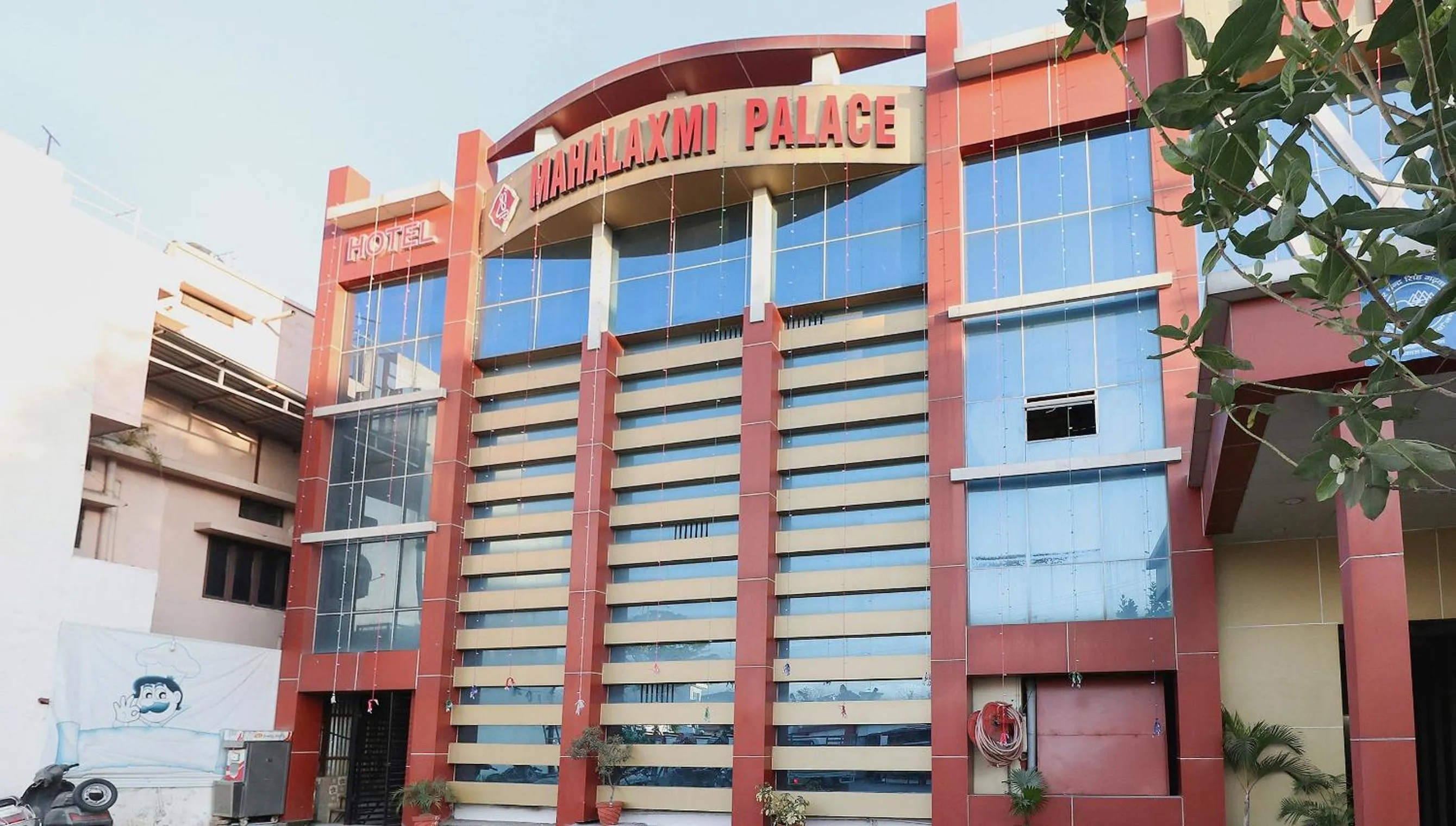 Facade/entrance in Hotel O Mahalaxmi Palace